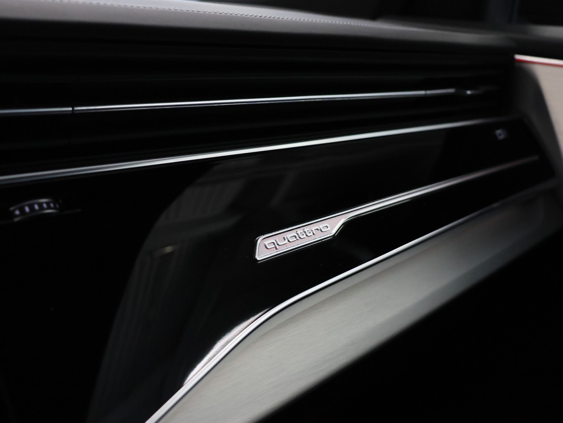 AUDI SQ8 TFSI quattro tiptronic *Premiumpaket* *Assistenzpaket plus* *Pano*-image-29