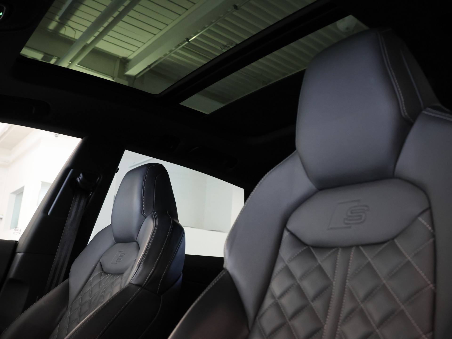 AUDI SQ8 TFSI quattro tiptronic *Premiumpaket* *Assistenzpaket plus* *Pano*-image-16