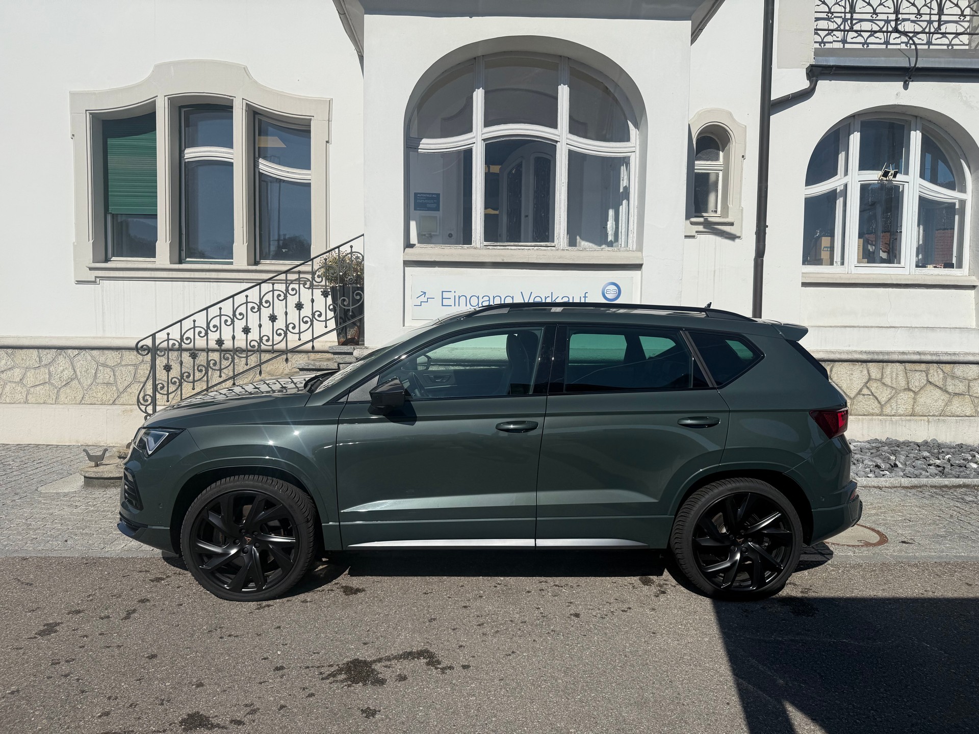CUPRA Ateca 2.0 TSI VZ 4Drive DSG * 20 ZOLL 5 JAHRE GARANTIE EL SITZE LENKRAD HEIZUNG *-showroom-element-3