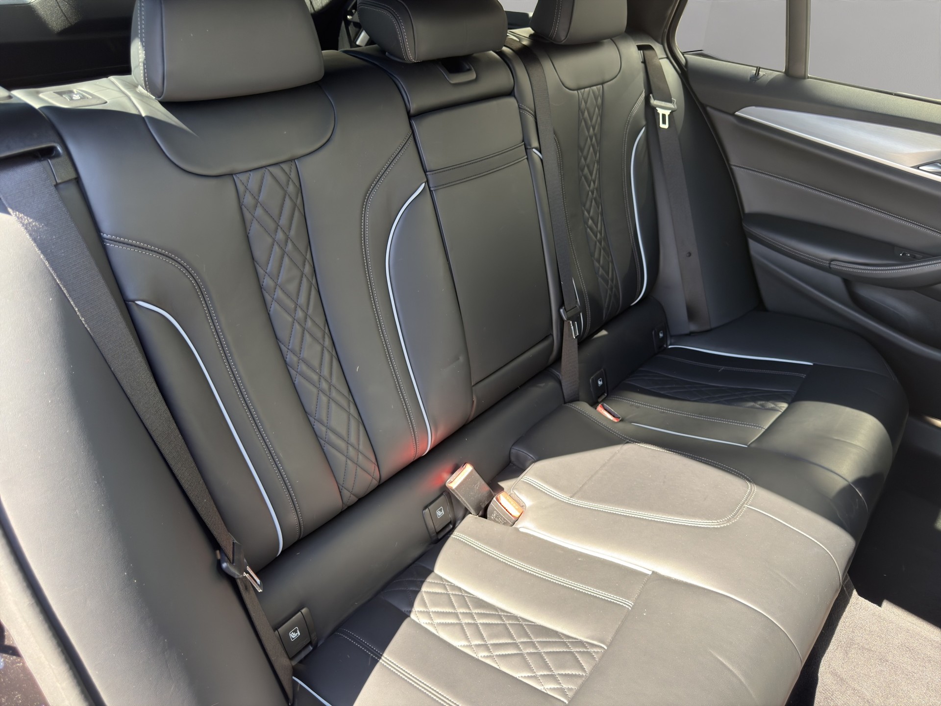 BMW 540i xDrive Touring Steptronic-image-17