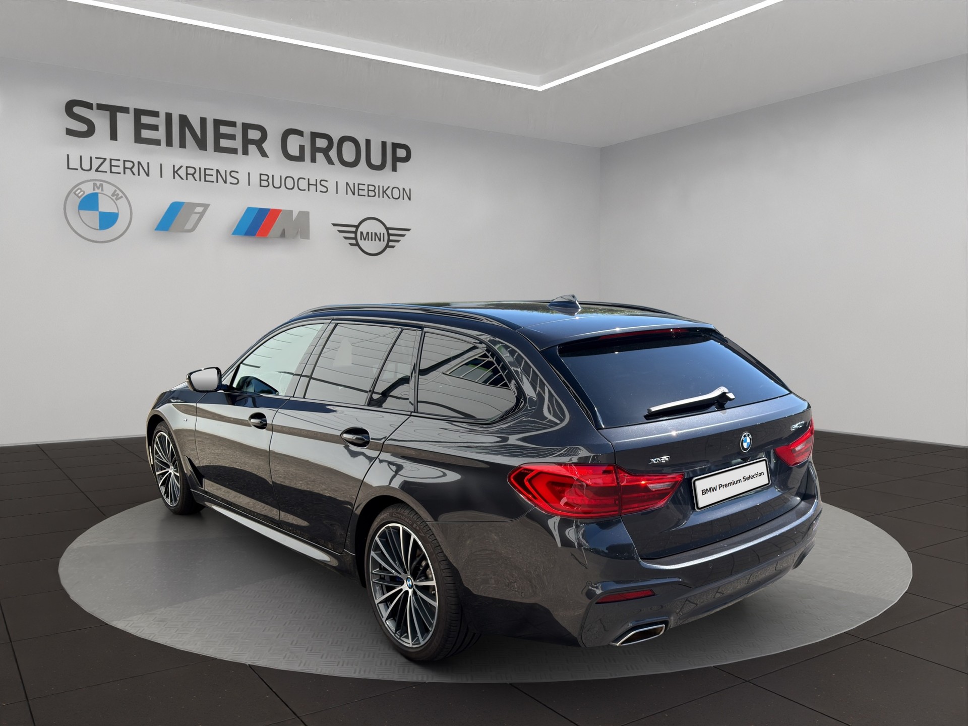 BMW 540i xDrive Touring Steptronic-image-6