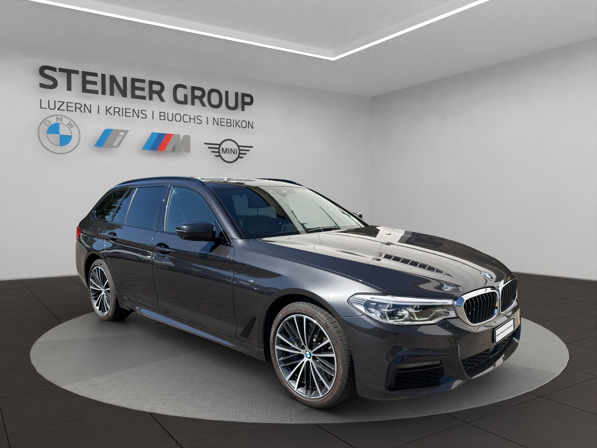 BMW 540i xDrive Touring Steptronic-image-2
