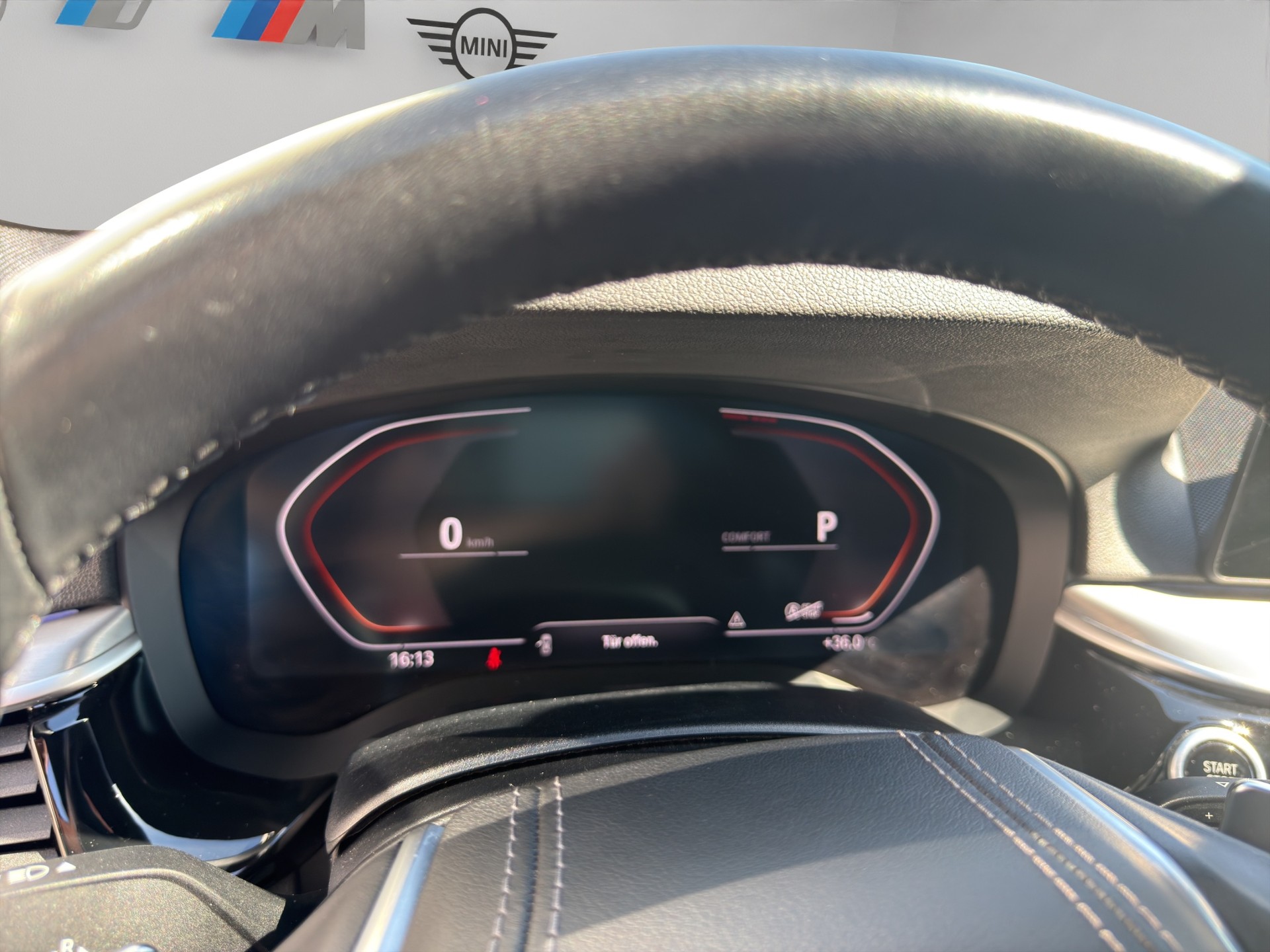 BMW 540i xDrive Touring Steptronic-image-12