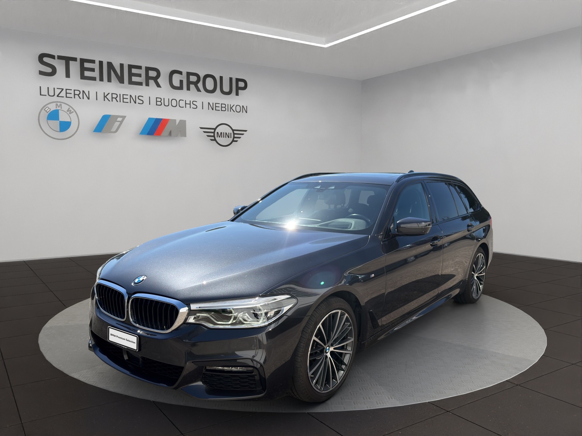 BMW 540i xDrive Touring Steptronic-image-0