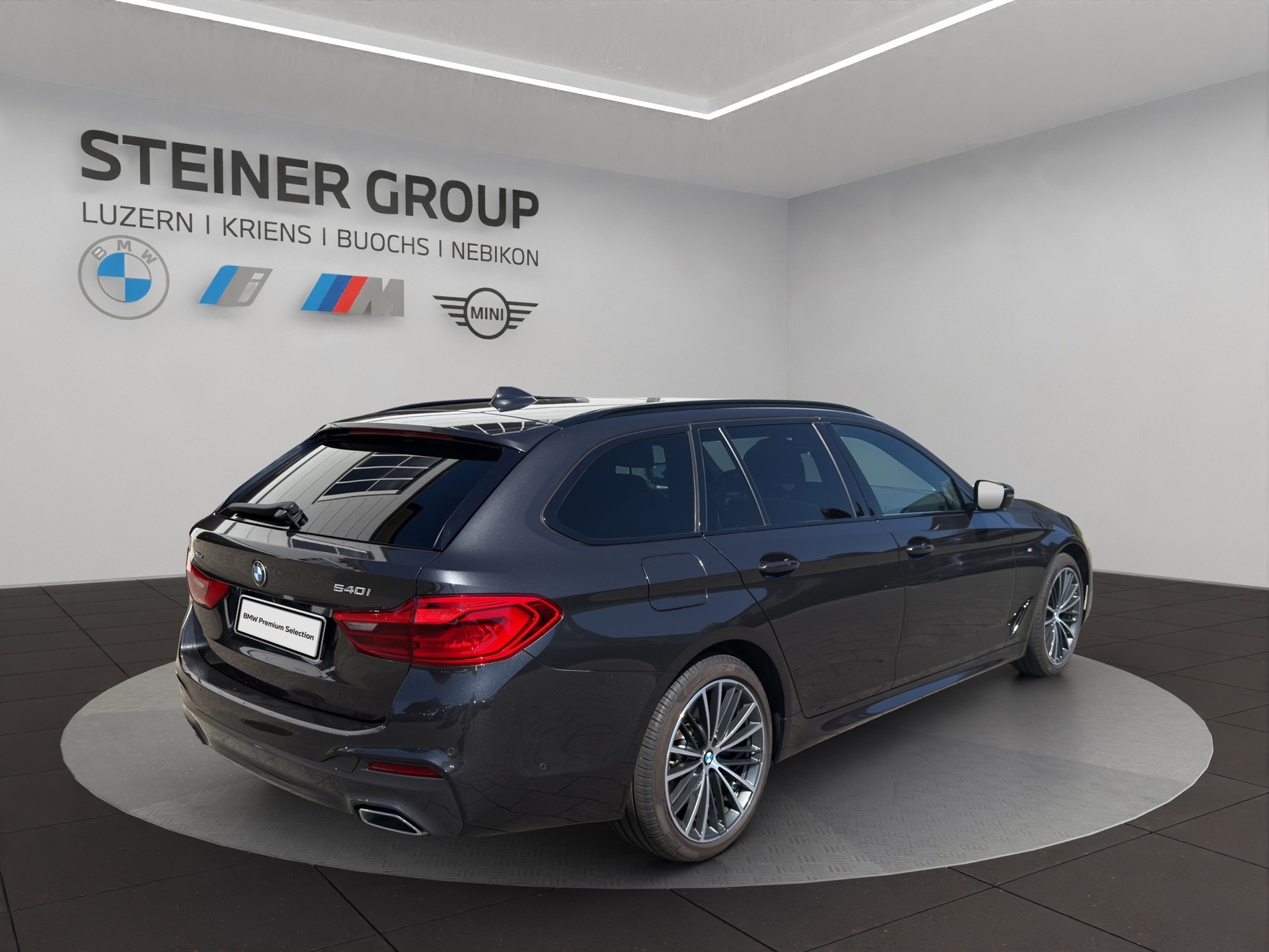 BMW 540i xDrive Touring Steptronic-image-4