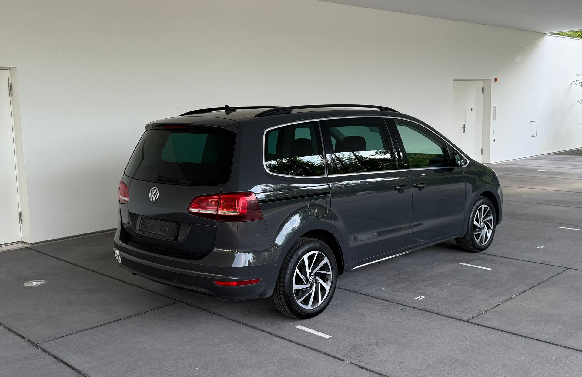 VW Sharan 2.0 TDI BMT Sound 4Motion DSG-image-6