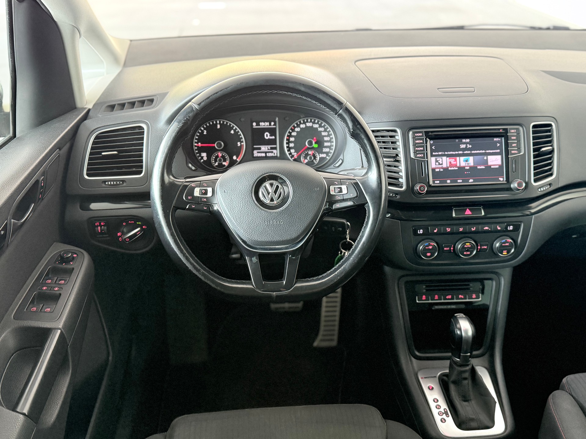 VW Sharan 2.0 TDI BMT Sound 4Motion DSG-image-8