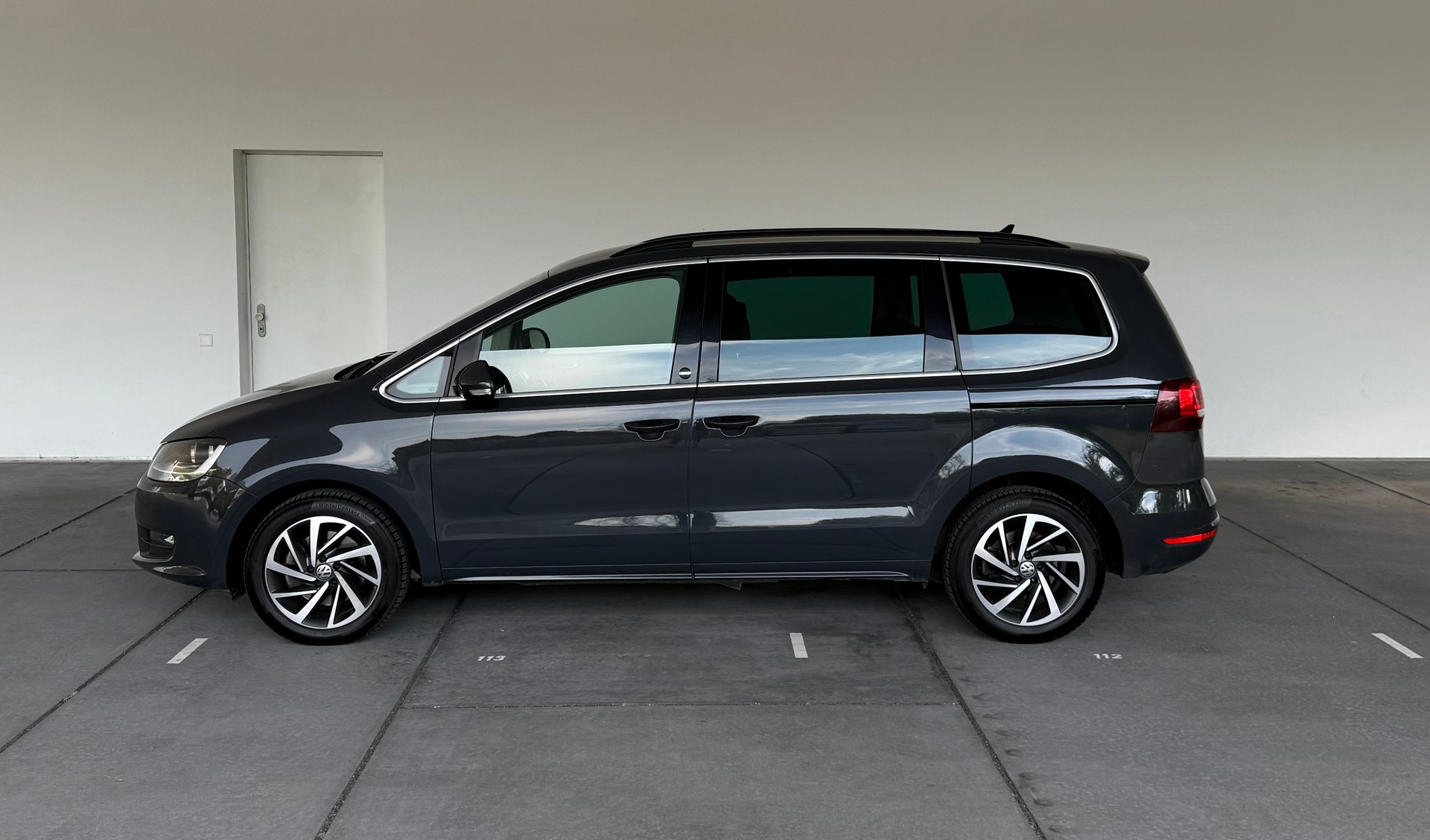 VW Sharan 2.0 TDI BMT Sound 4Motion DSG-image-1