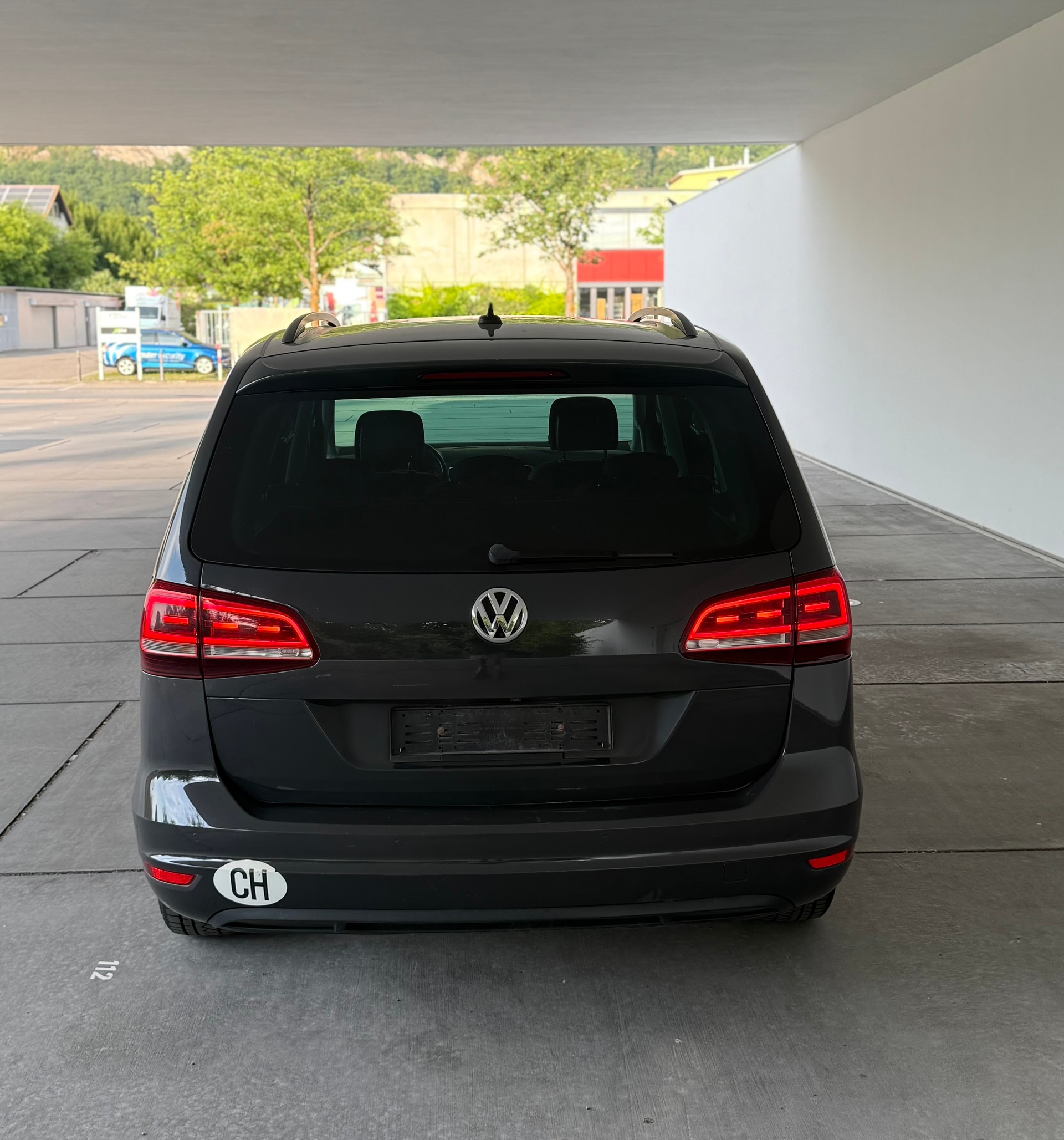 VW Sharan 2.0 TDI BMT Sound 4Motion DSG-image-3