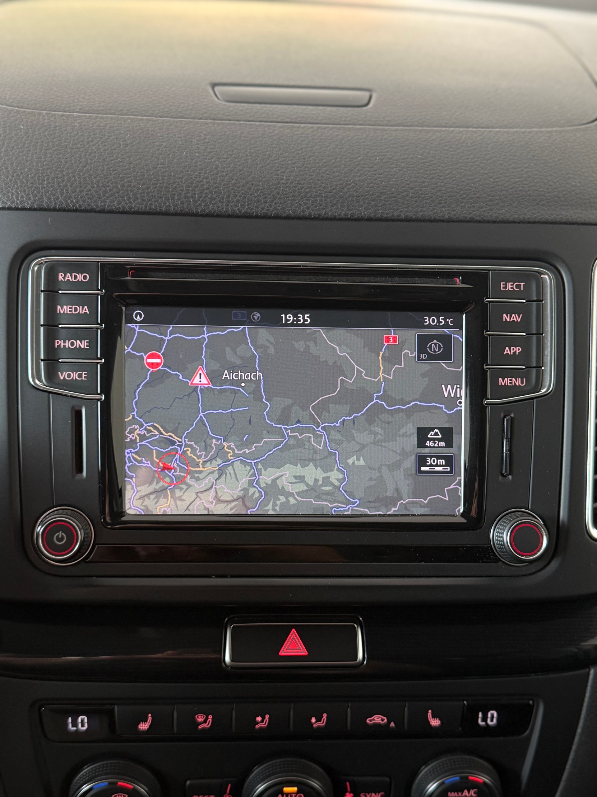 VW Sharan 2.0 TDI BMT Sound 4Motion DSG-image-16