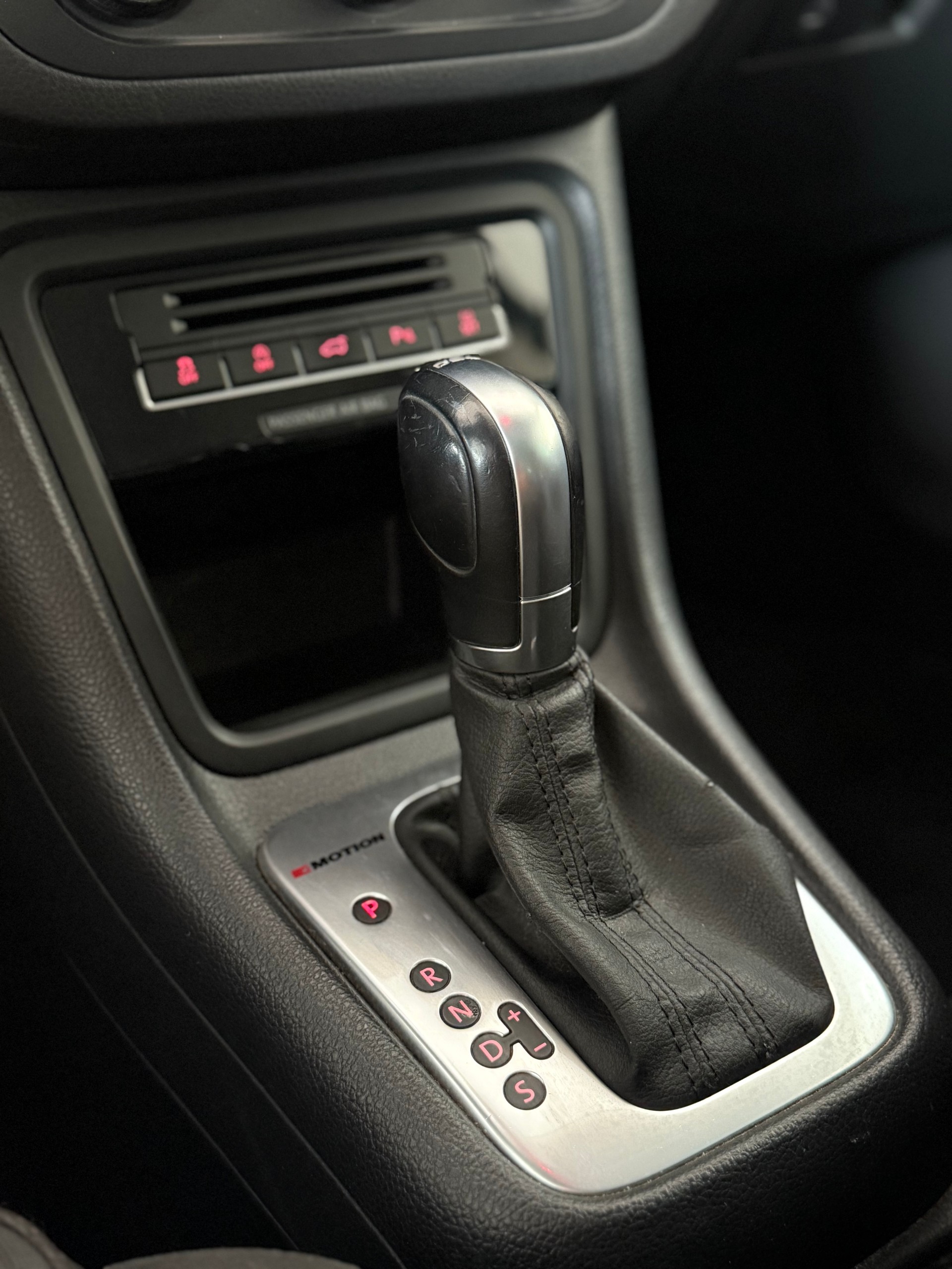 VW Sharan 2.0 TDI BMT Sound 4Motion DSG-image-11