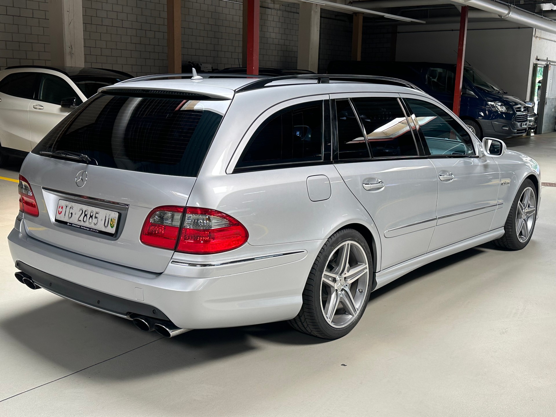 MERCEDES-BENZ E 63 AMG Avantgarde 7G-Tronic-image-3