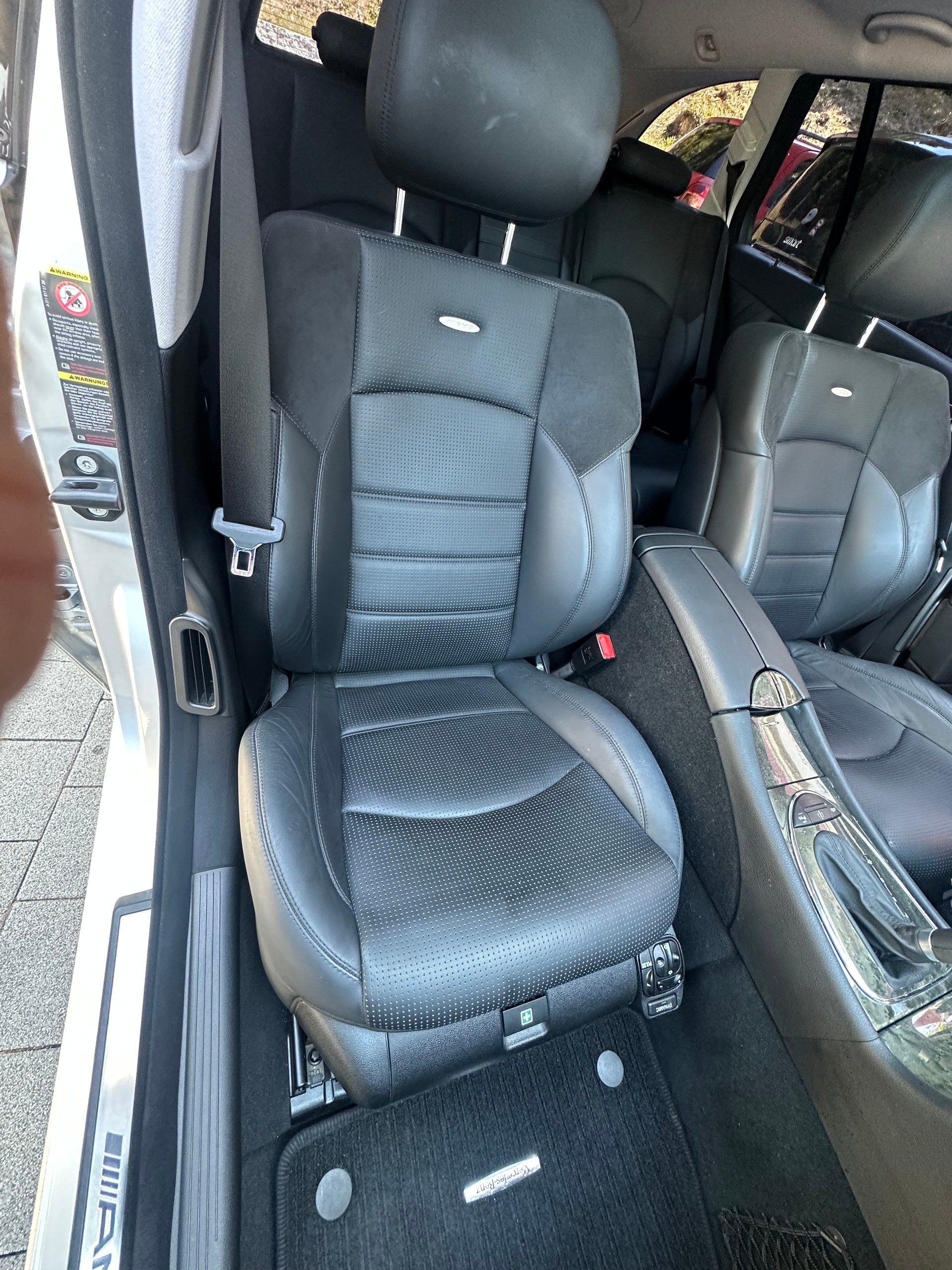 MERCEDES-BENZ E 63 AMG Avantgarde 7G-Tronic-image-14