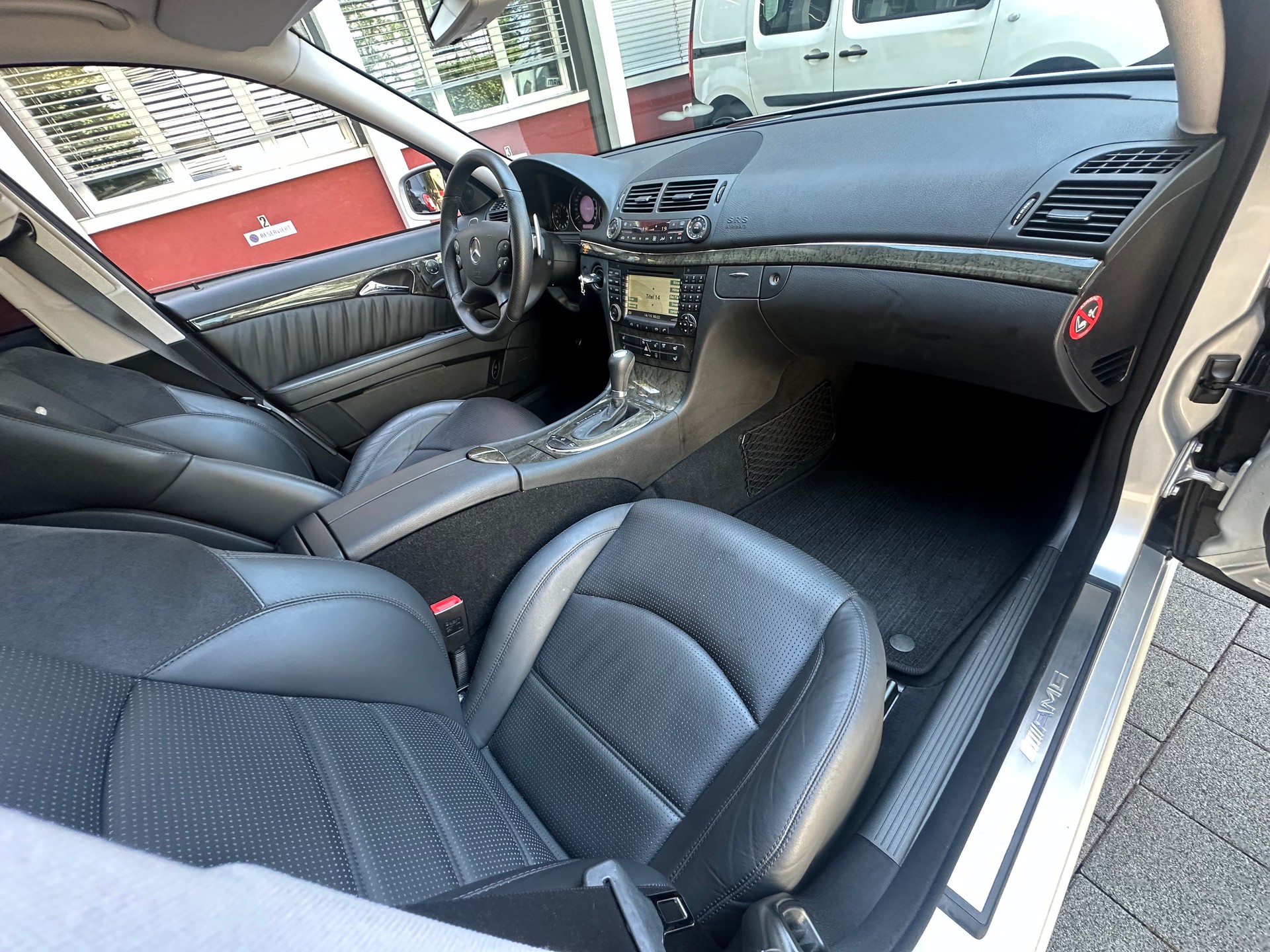 MERCEDES-BENZ E 63 AMG Avantgarde 7G-Tronic-image-15