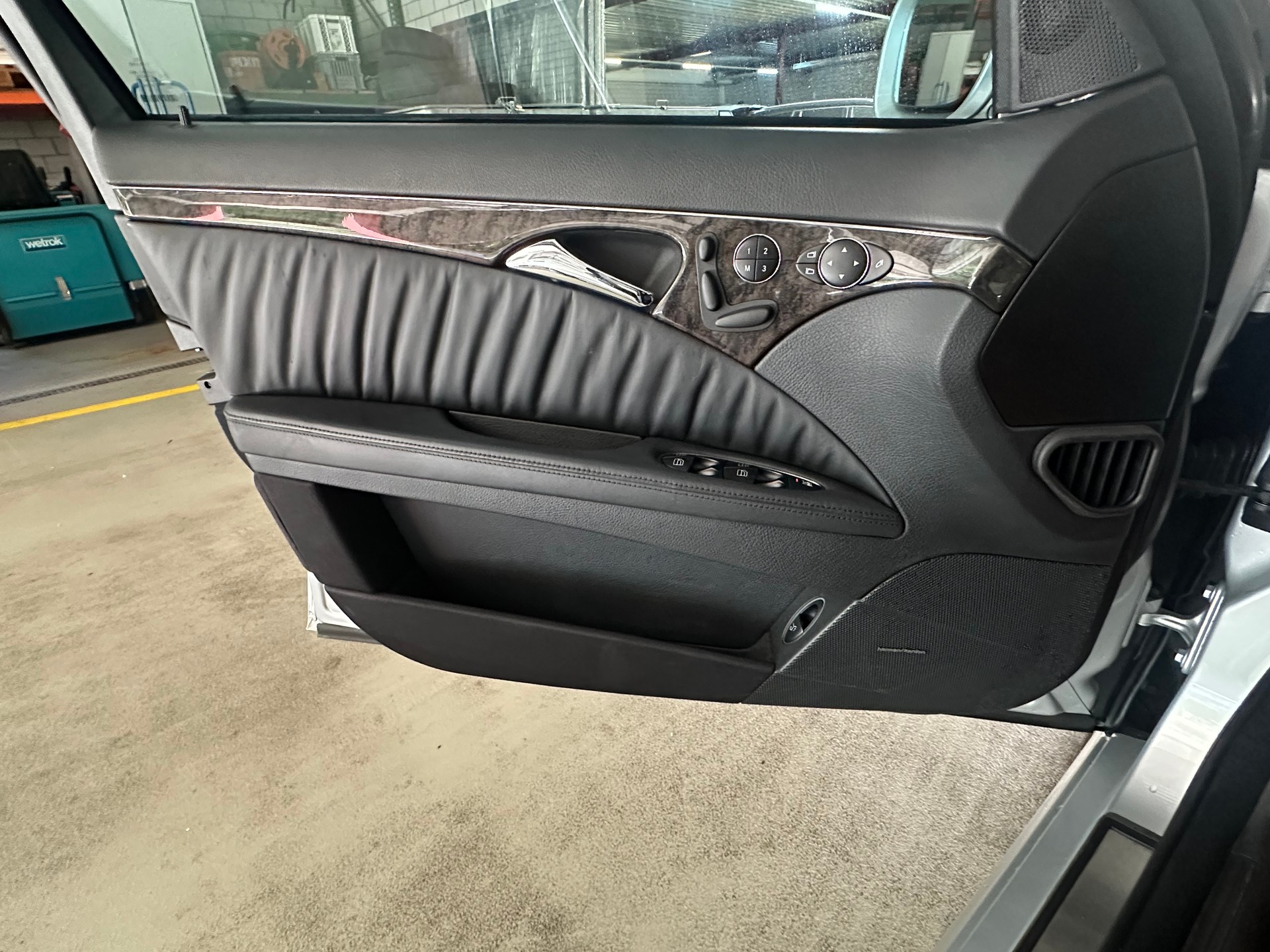 MERCEDES-BENZ E 63 AMG Avantgarde 7G-Tronic-image-16