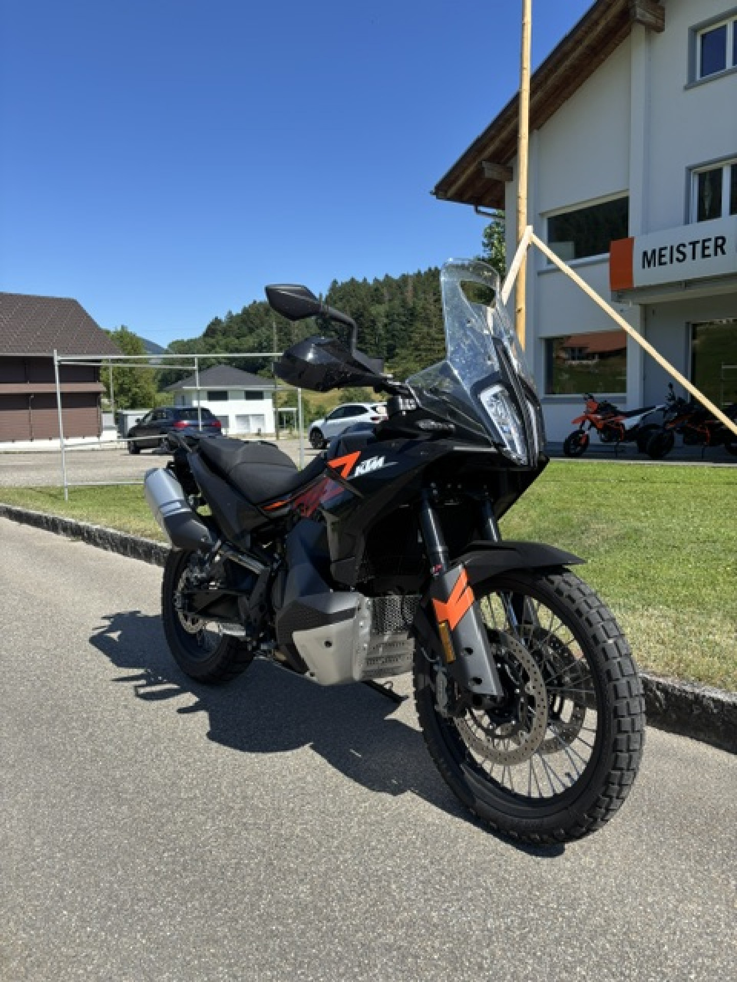 KTM 790 Adventure-image-2
