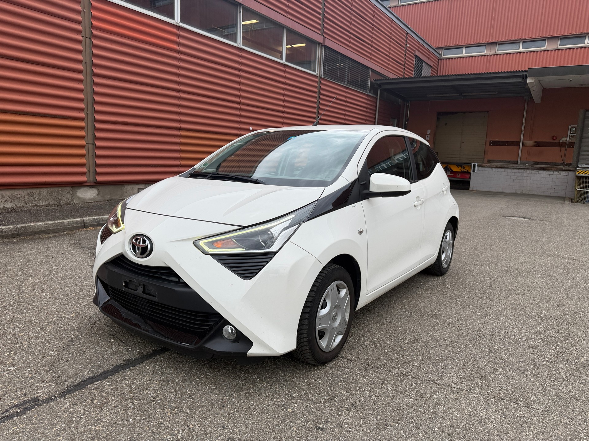 TOYOTA Aygo 1.0 VVT-i x-play X-shift-image-2