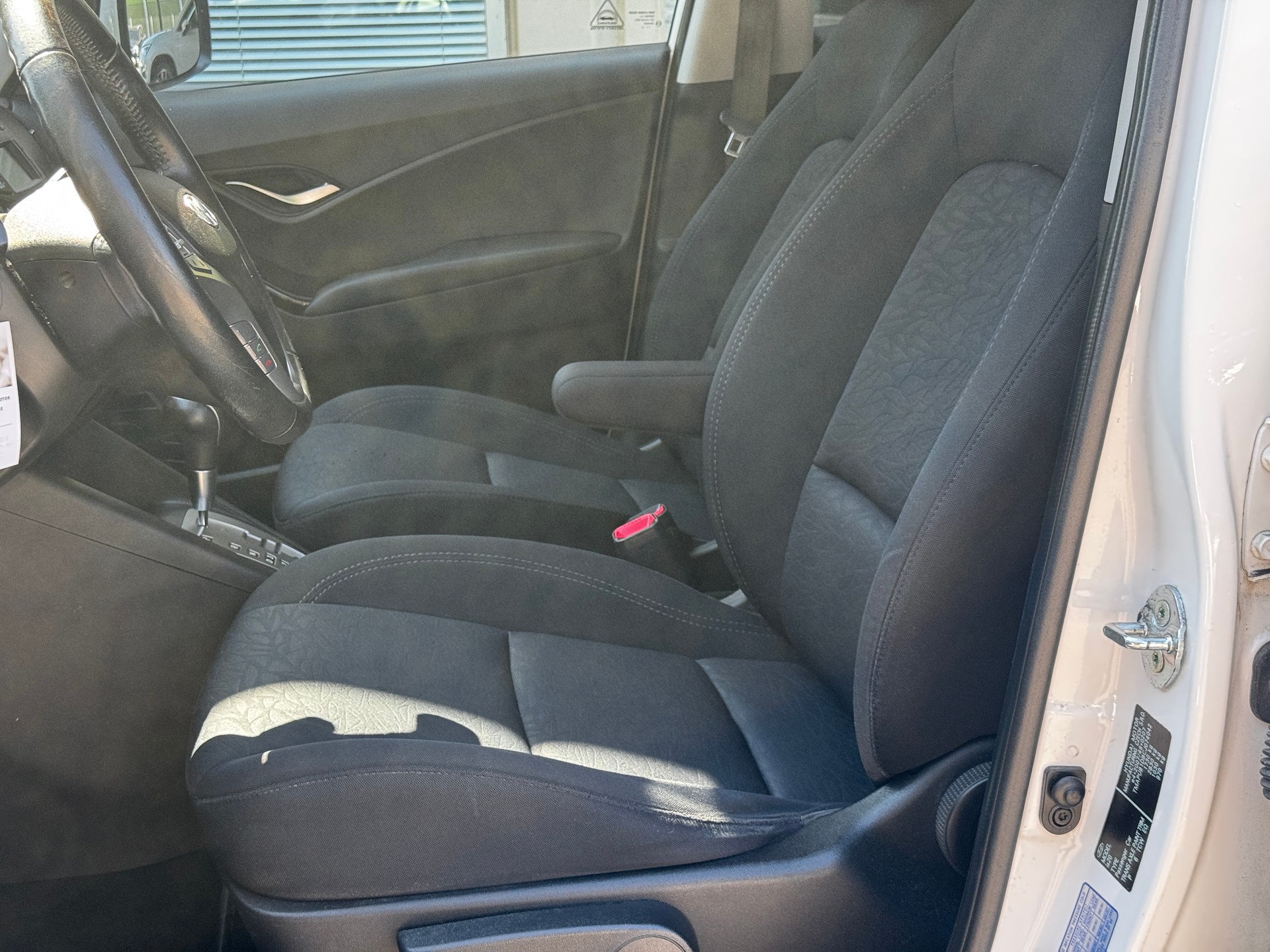 HYUNDAI iX20 1.6 Style Automatic-image-12