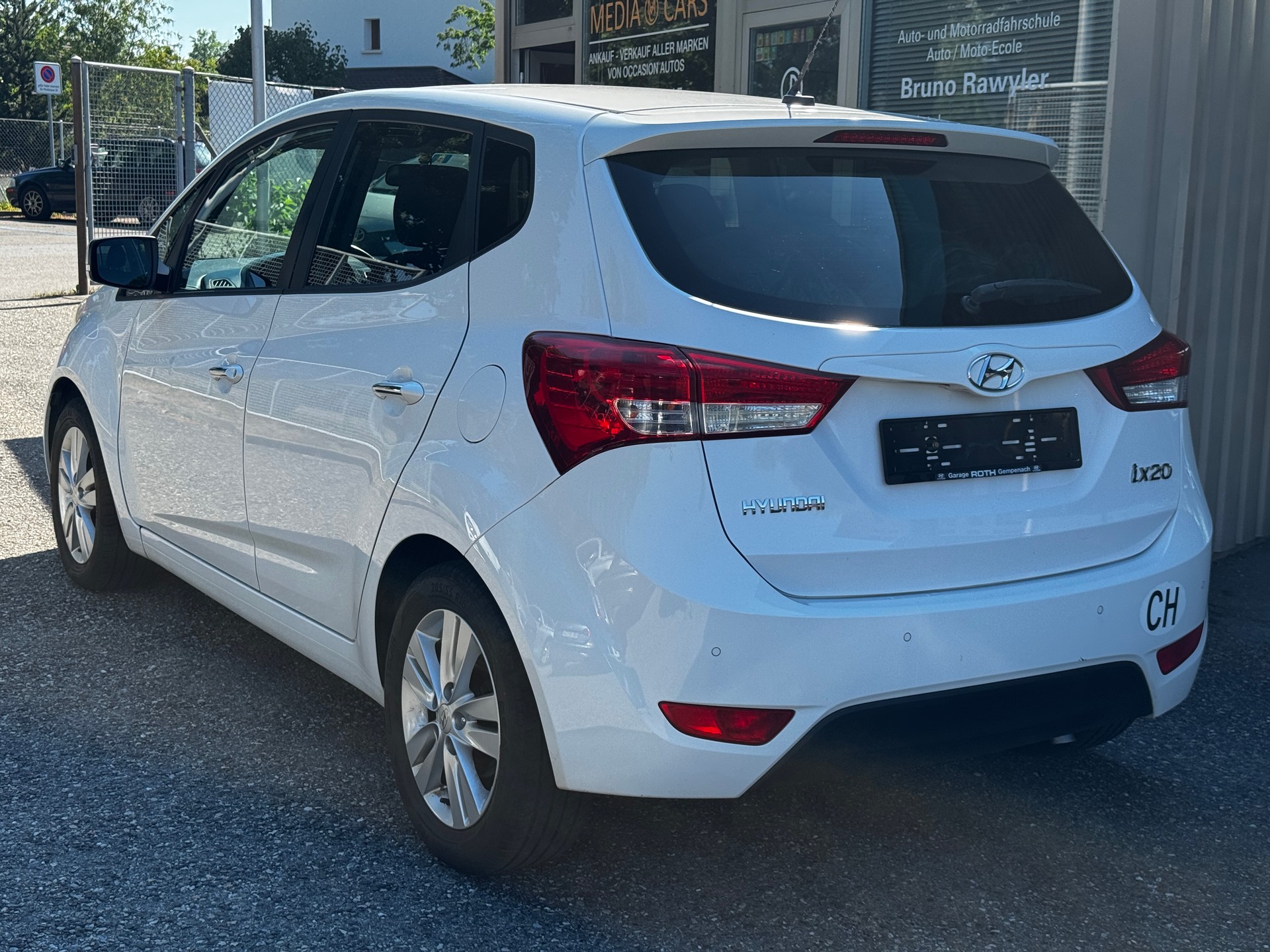 HYUNDAI iX20 1.6 Style Automatic-image-4