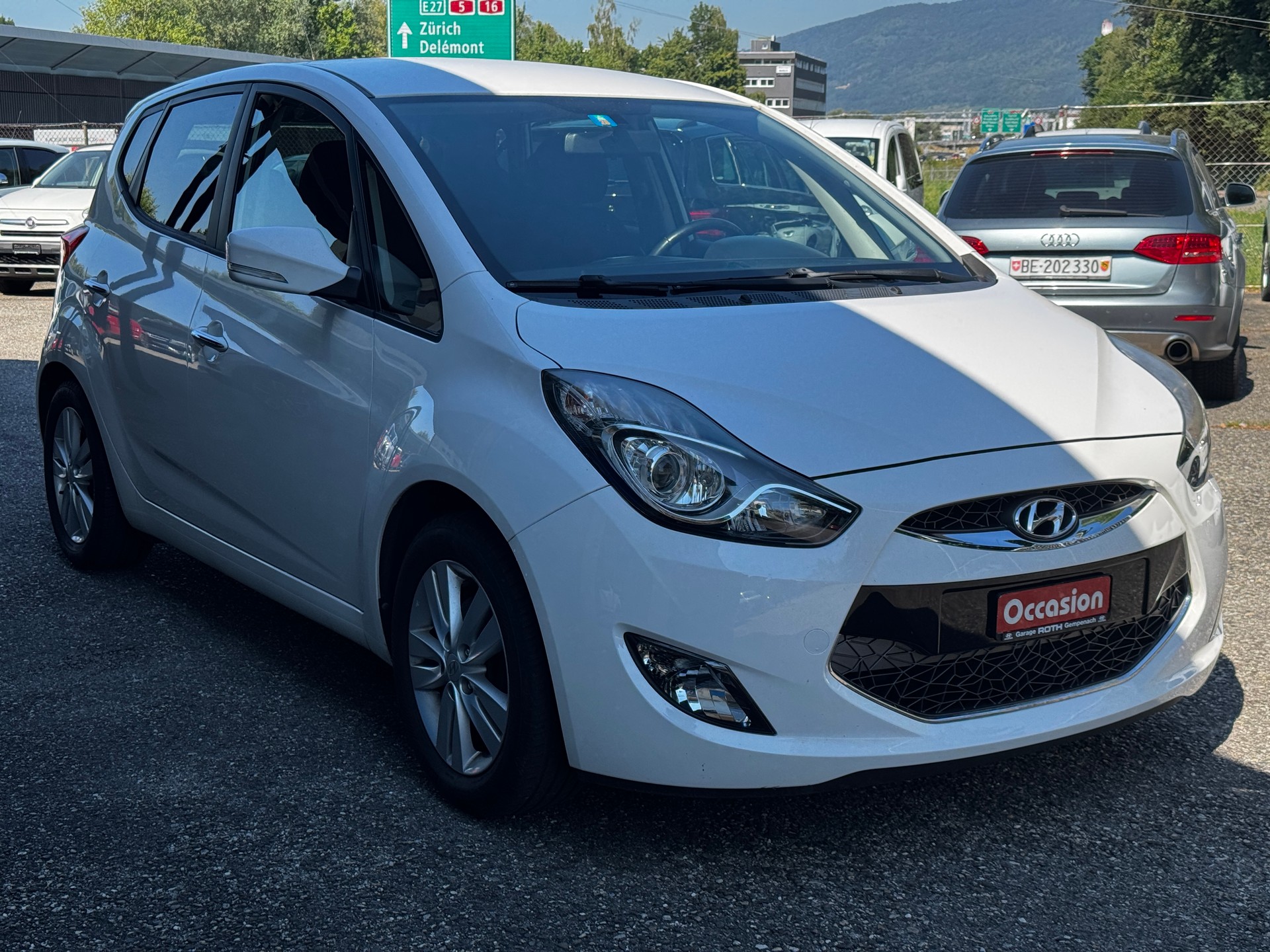 HYUNDAI iX20 1.6 Style Automatic-image-2