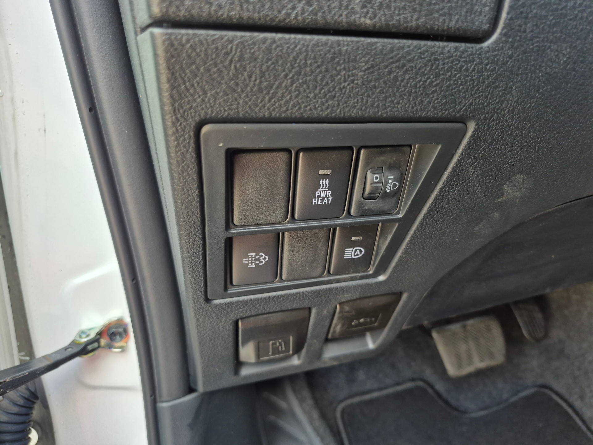 TOYOTA Hilux 2.4d Style Double Cab 4x4 A-image-23