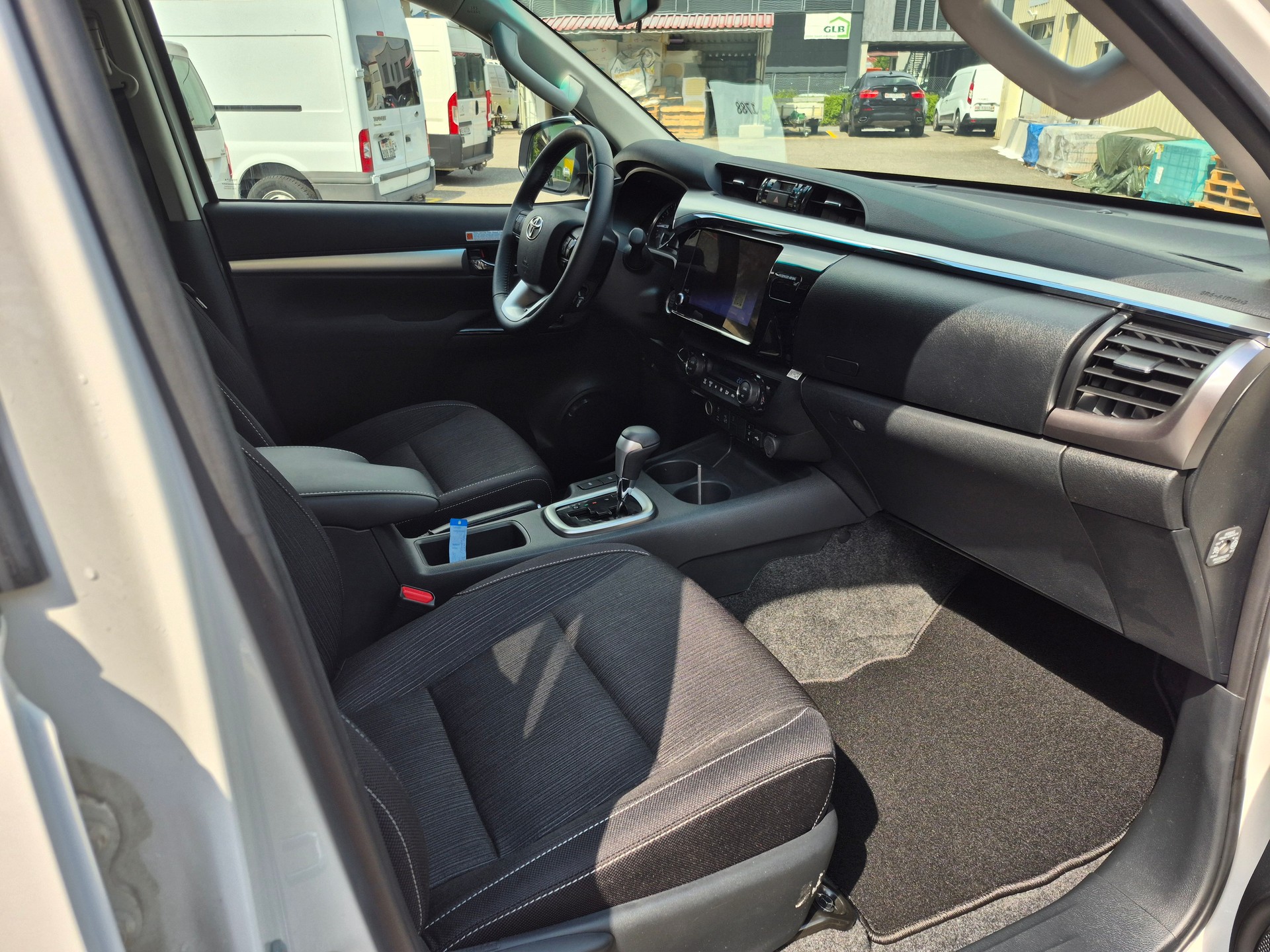 TOYOTA Hilux 2.4d Style Double Cab 4x4 A-image-20