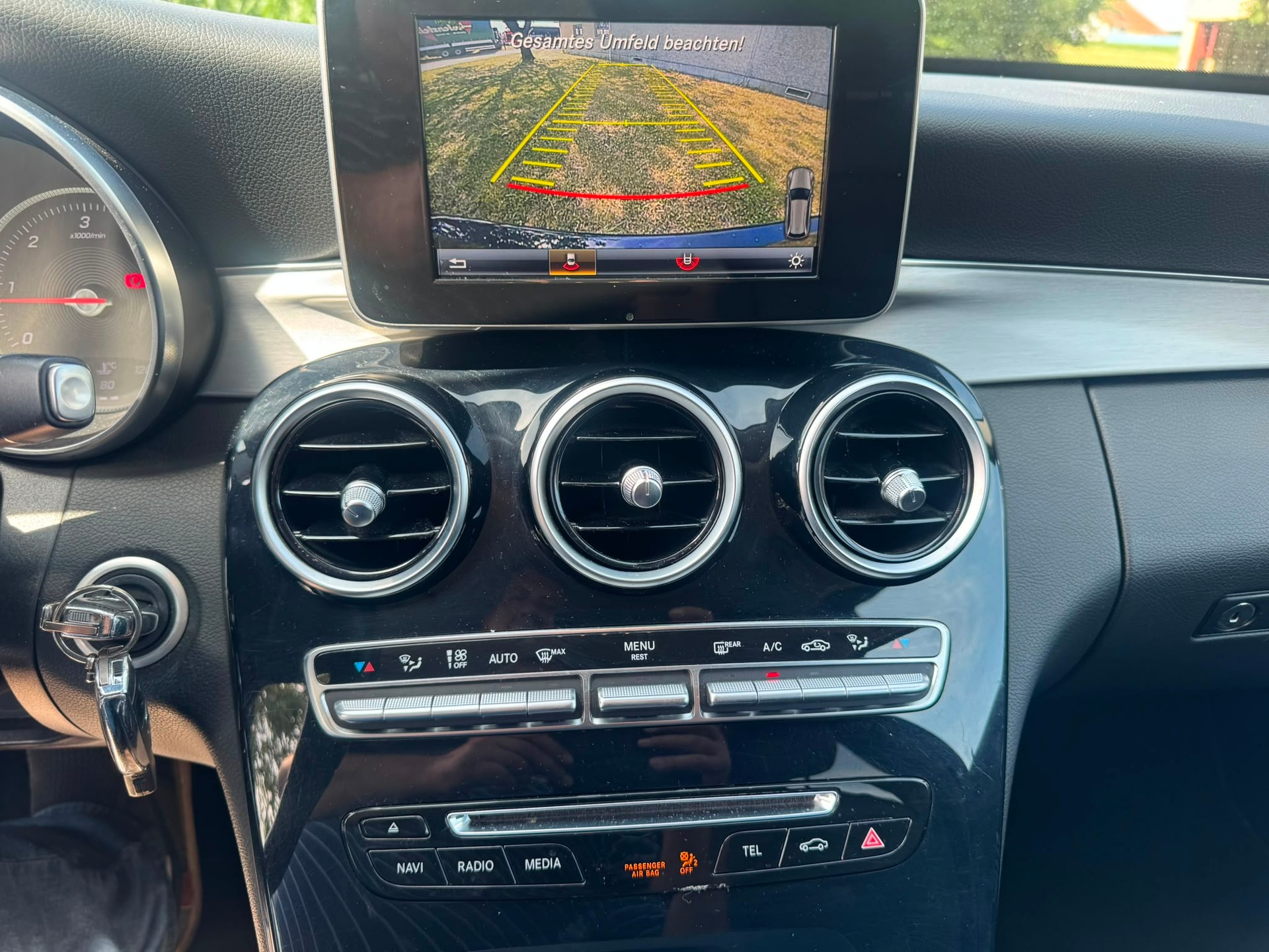 MERCEDES-BENZ C 250 BlueTEC Avantgarde 4Matic 7G-Tronic-image-11