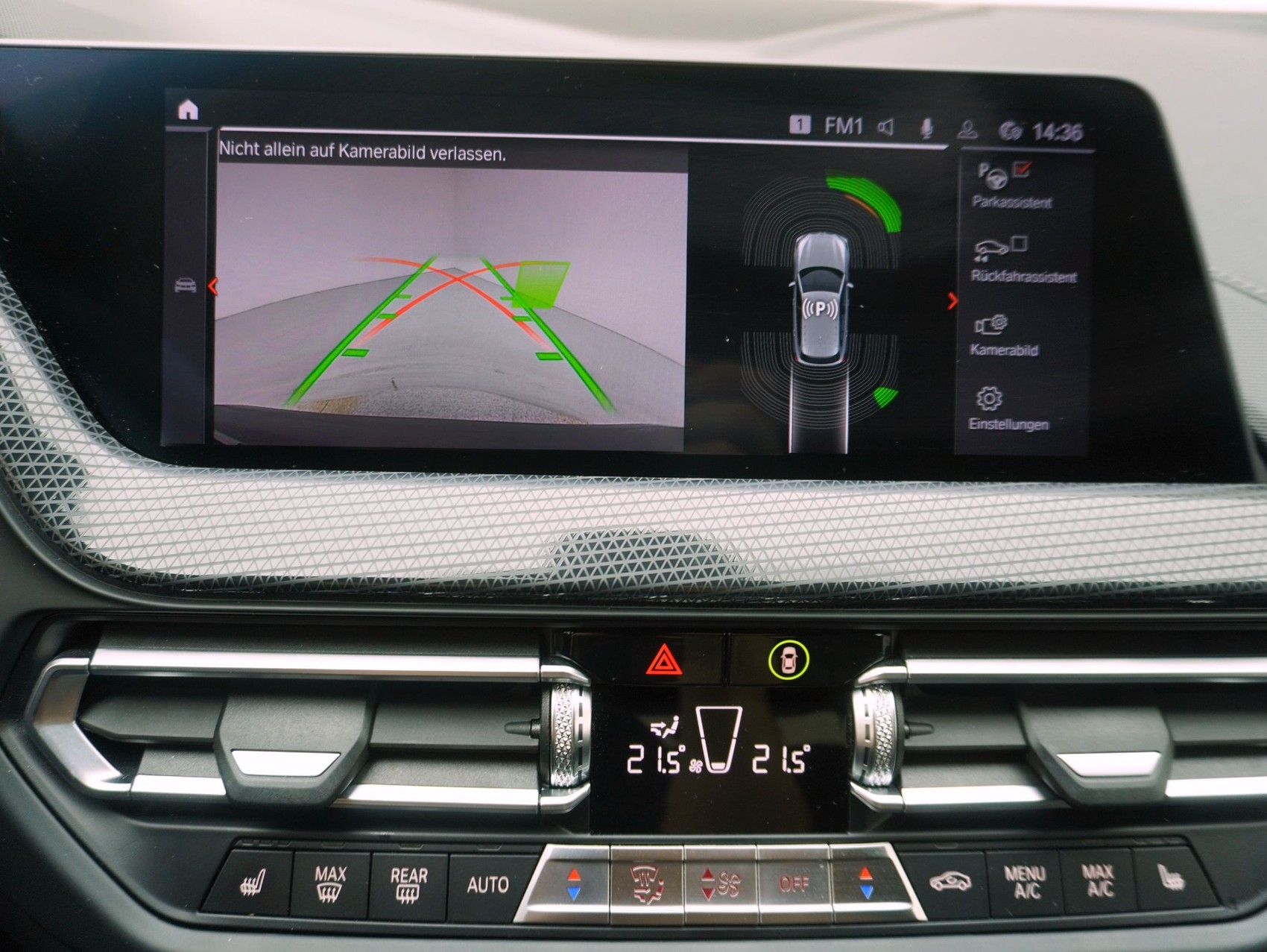 BMW 1er 120d xDrive M Sport-image-17