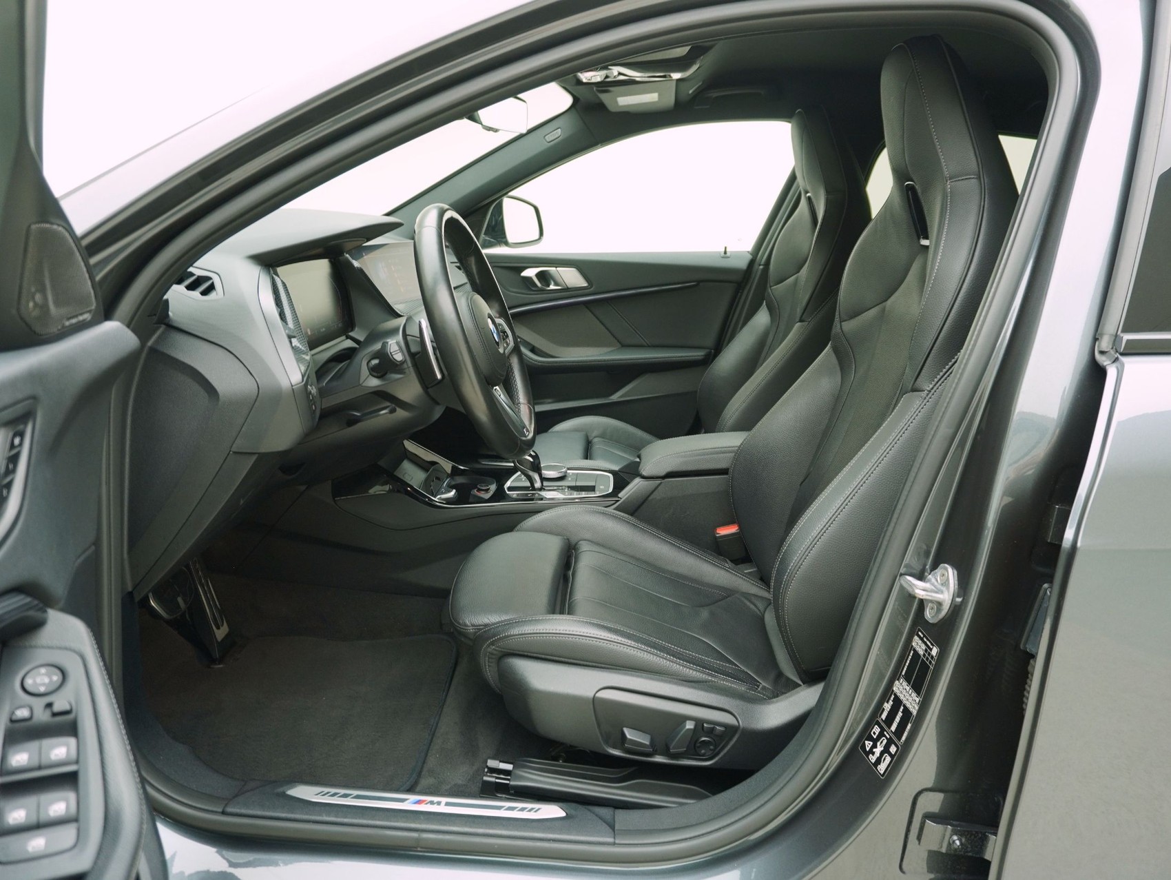 BMW 1er 120d xDrive M Sport-image-8