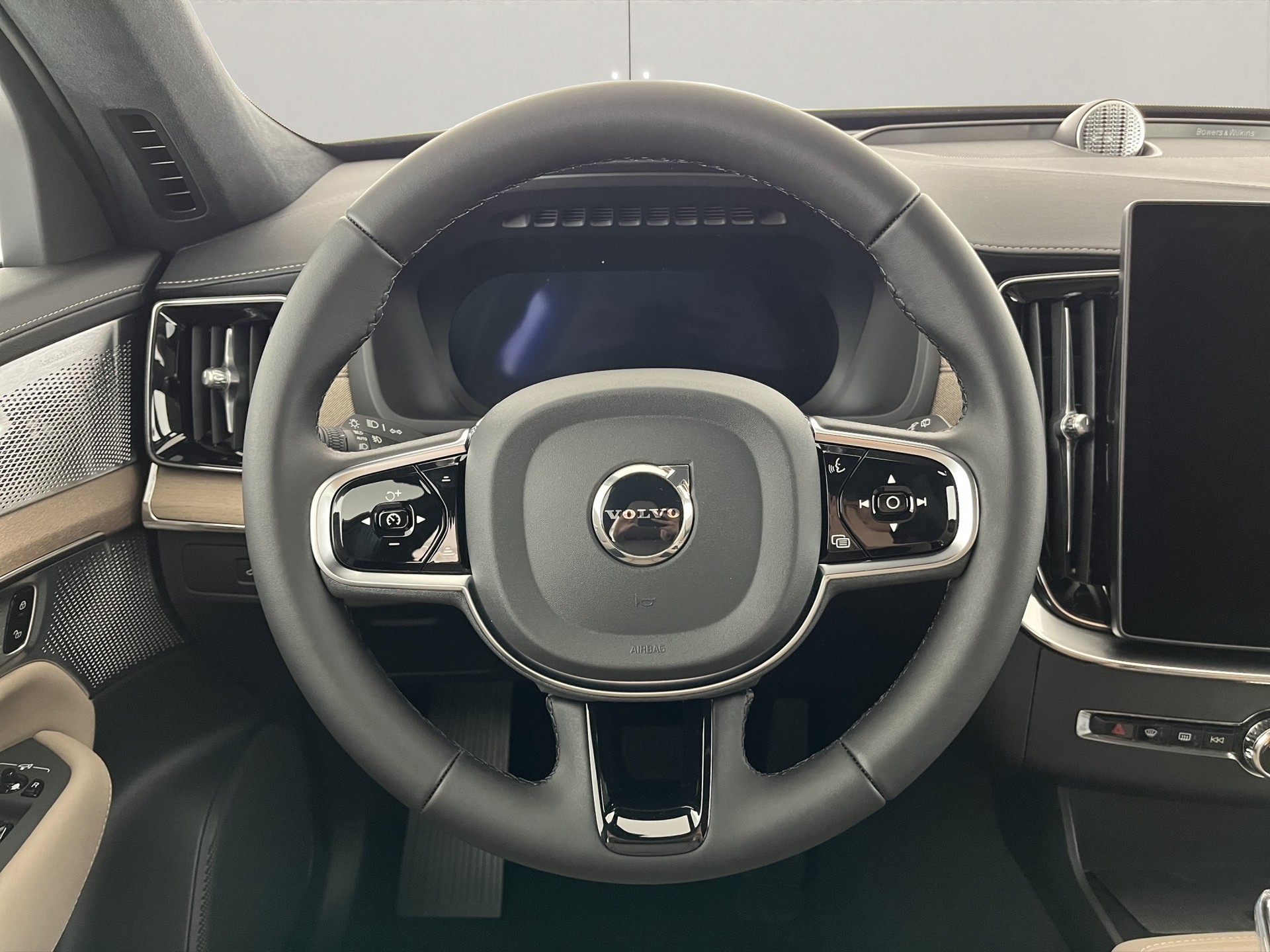 VOLVO XC90 2.0 T8 TE Ultra Bright eAWD-image-10