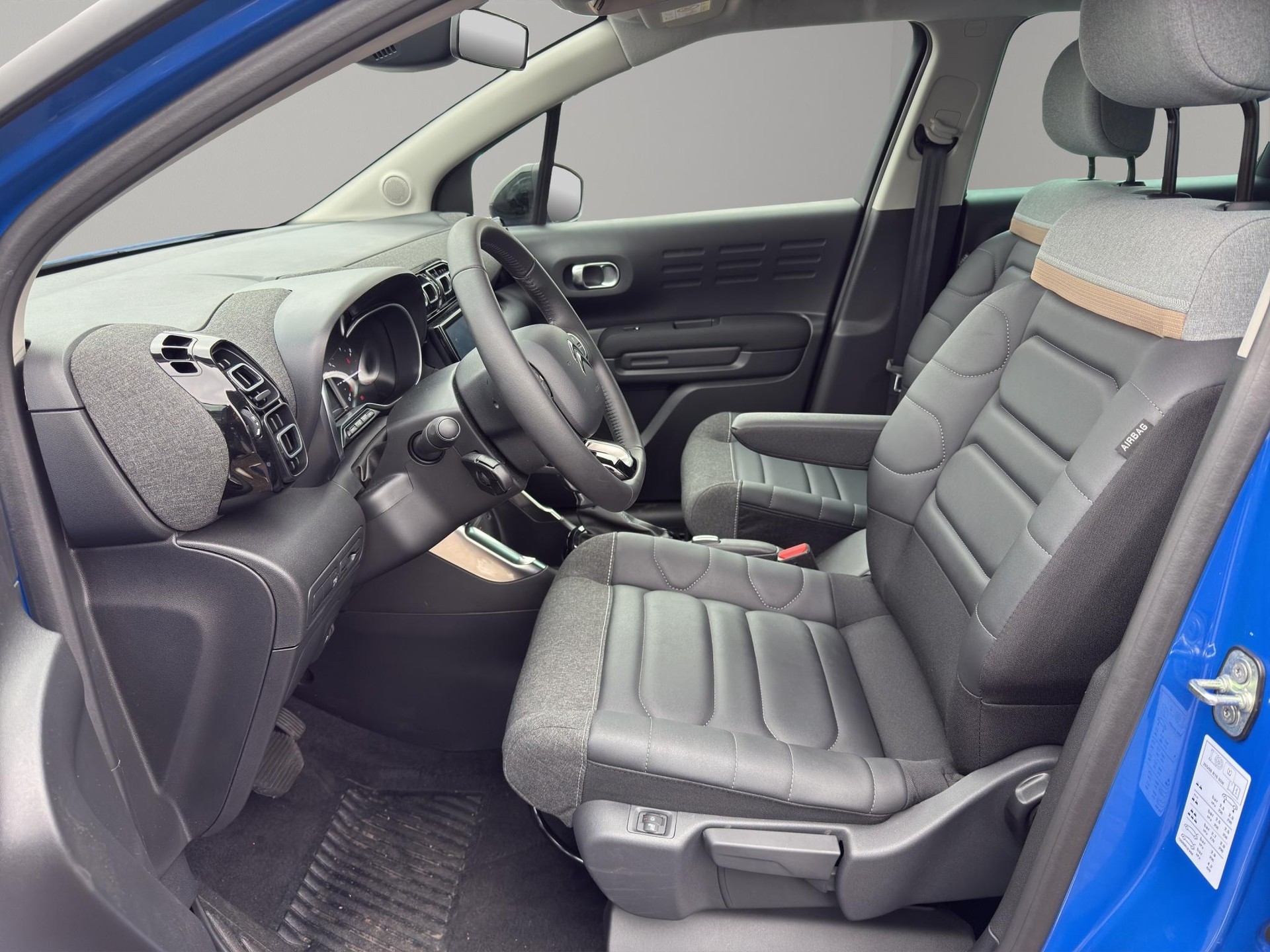 CITROEN C3 Aircross 1.2 PureTech 130 Swiss Edition-image-1