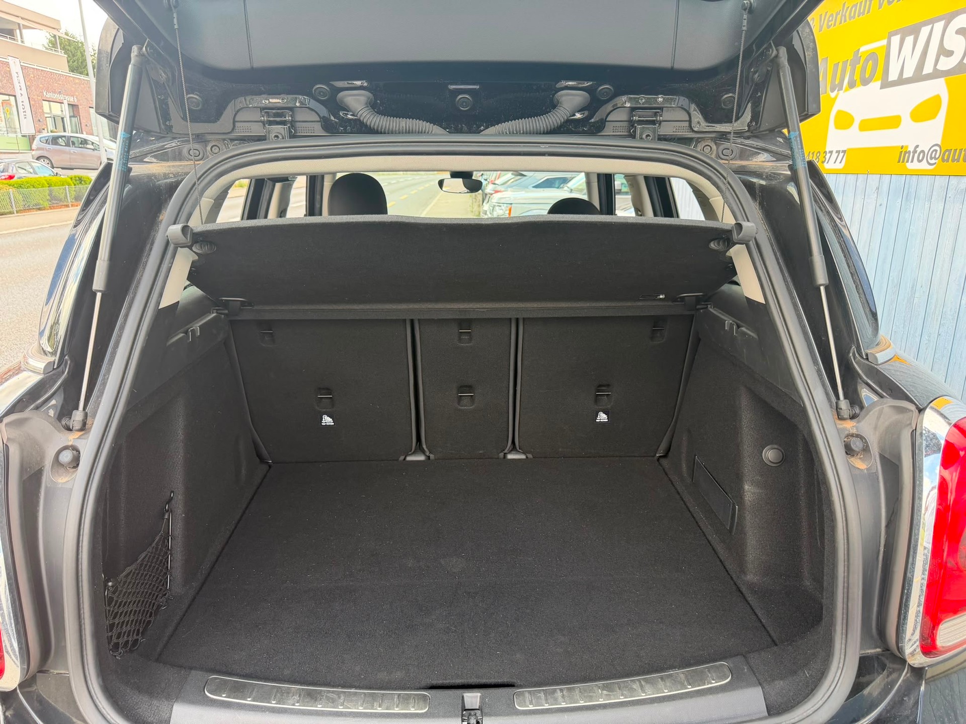 MINI Countryman One D FWD-image-16