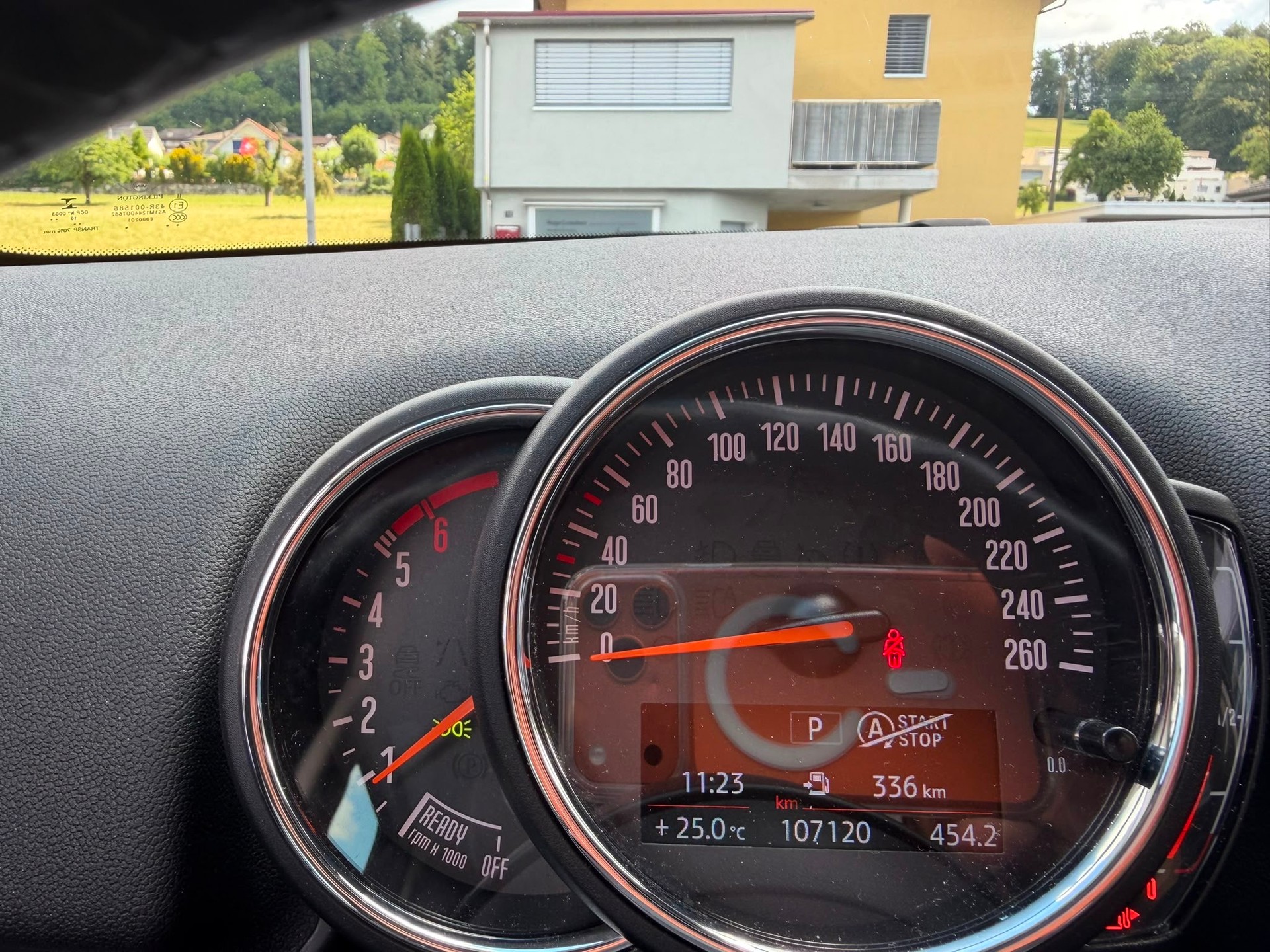 MINI Countryman One D FWD-image-12