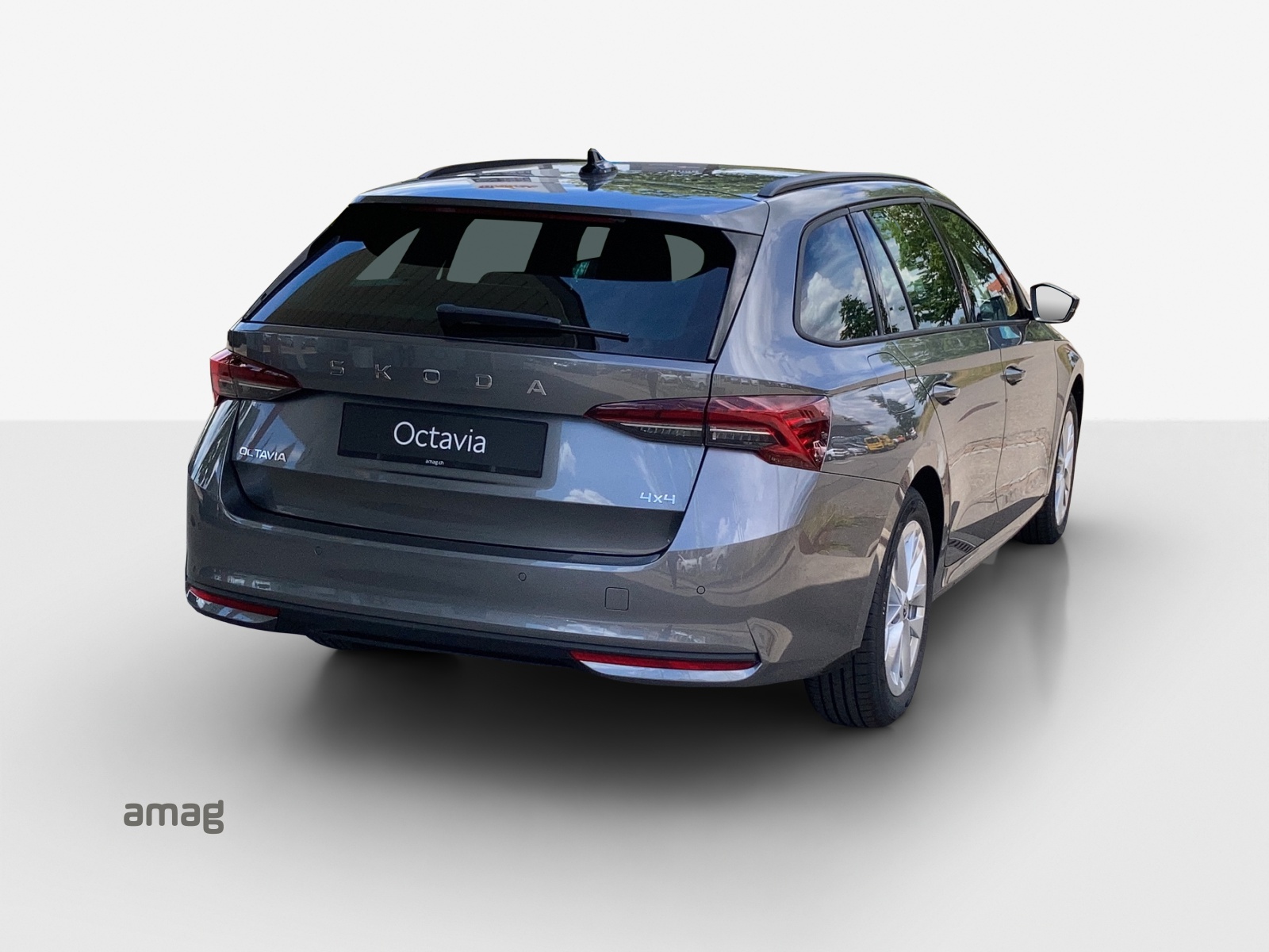 SKODA Octavia Combi 2.0 TSI DSG Selection 4x4-image-4