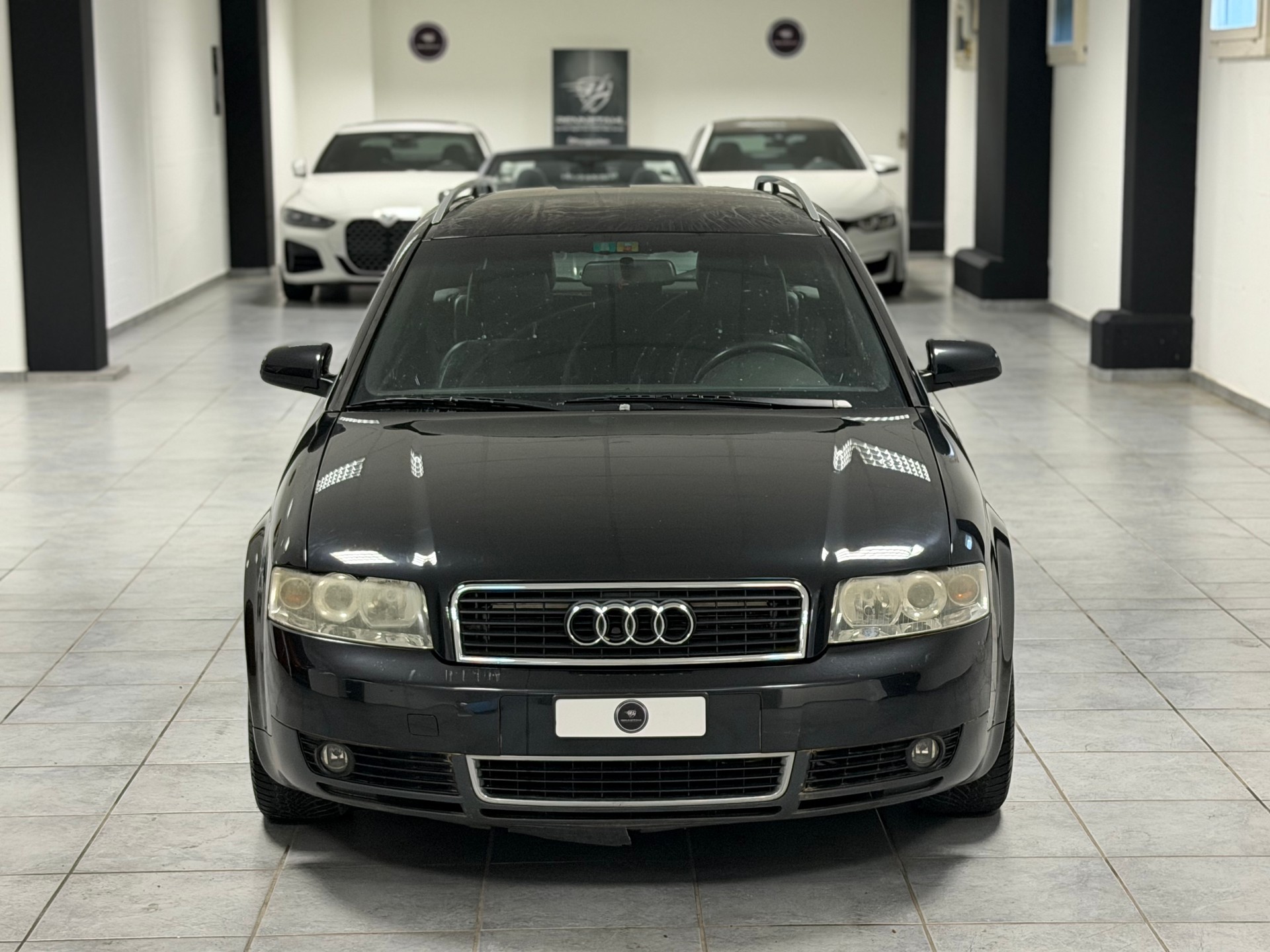 AUDI A4 Avant 1.8 T-image-1