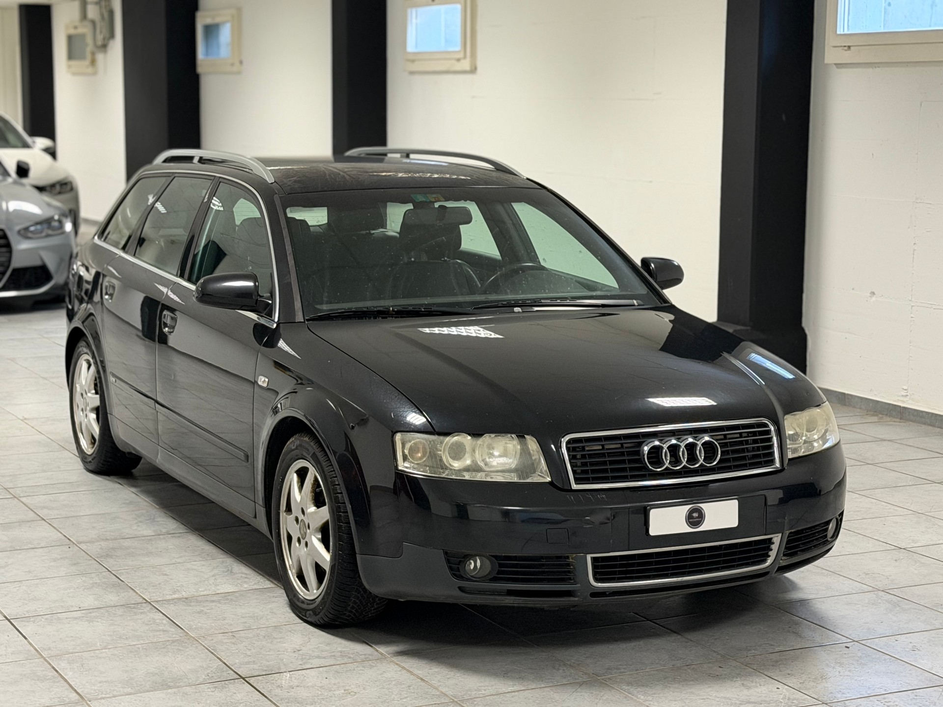 AUDI A4 Avant 1.8 T-image-6