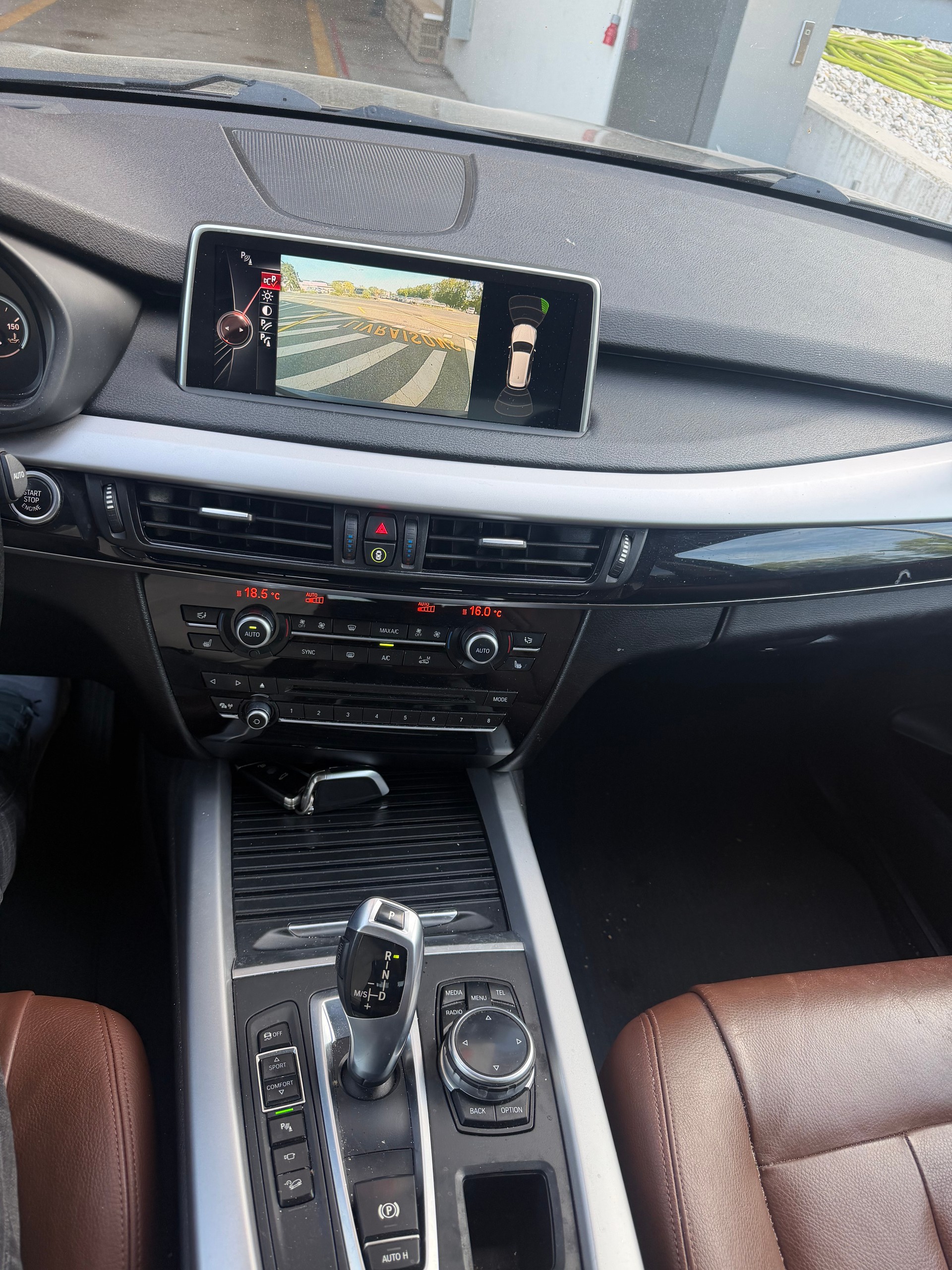 BMW X5 xDrive 30d Steptronic-image-9