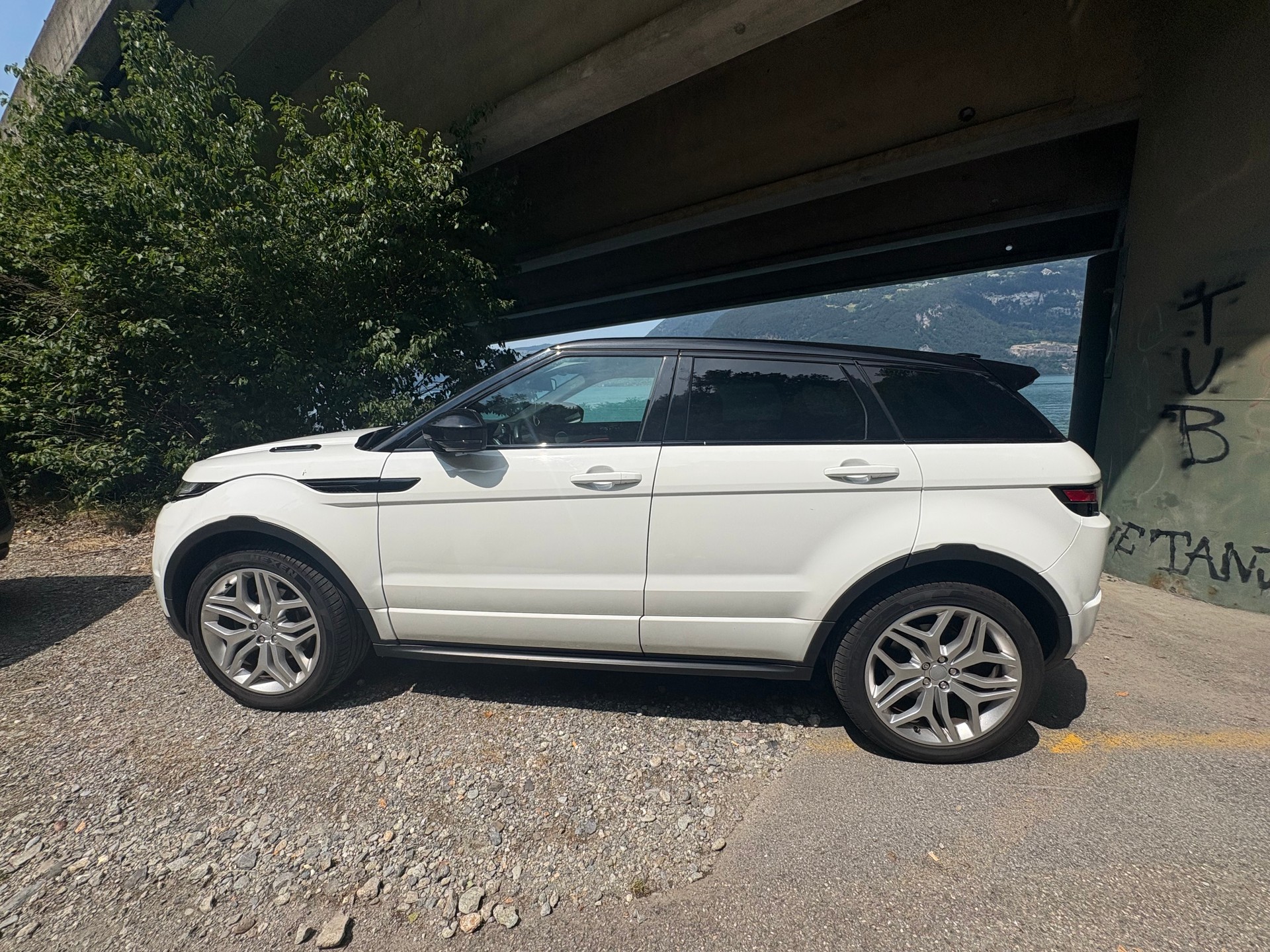 LAND ROVER RANGE ROVER EVOQUE-image-0