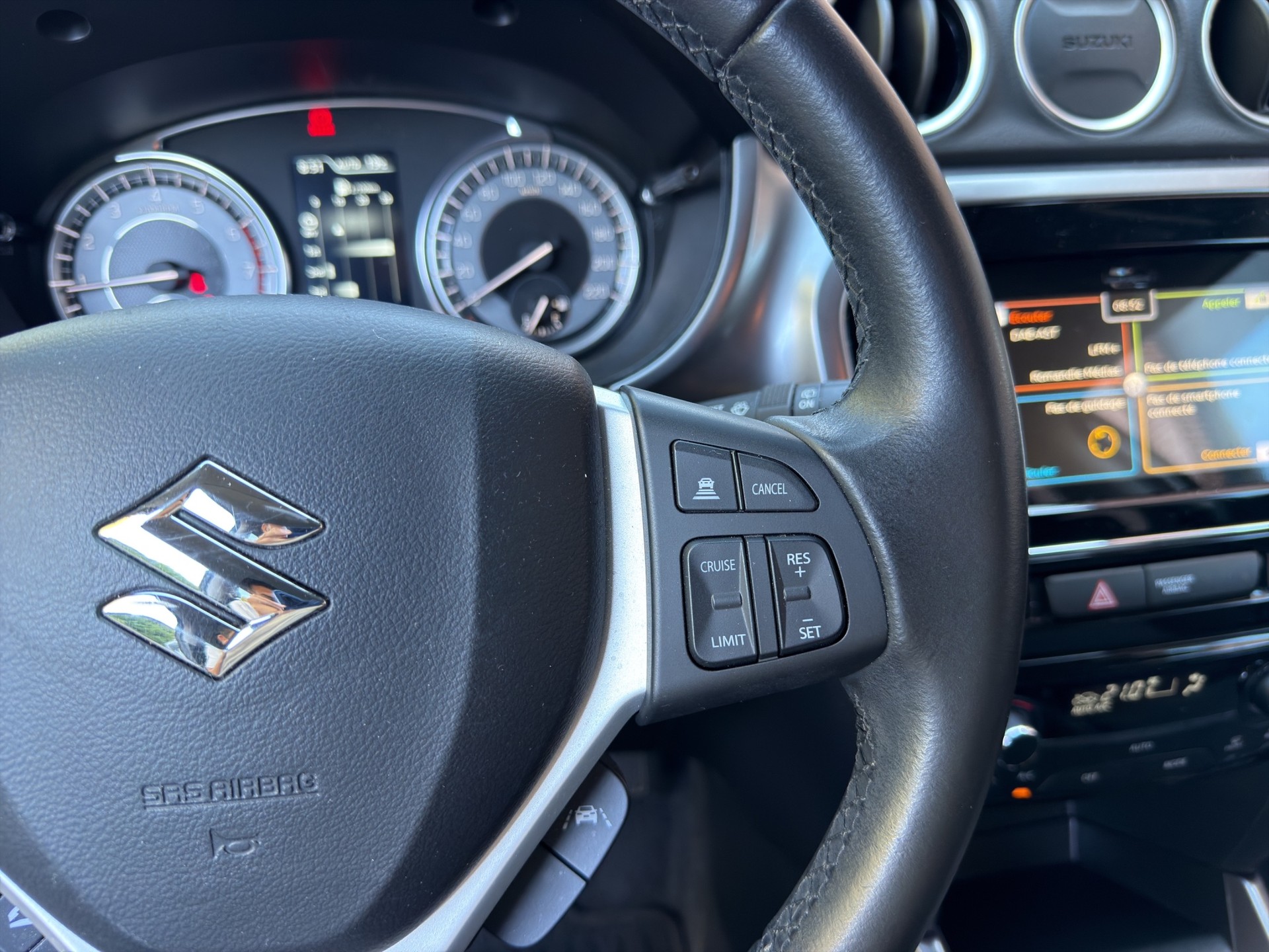 SUZUKI Vitara 1.4 Boosterjet Compact Top Hybrid-image-16