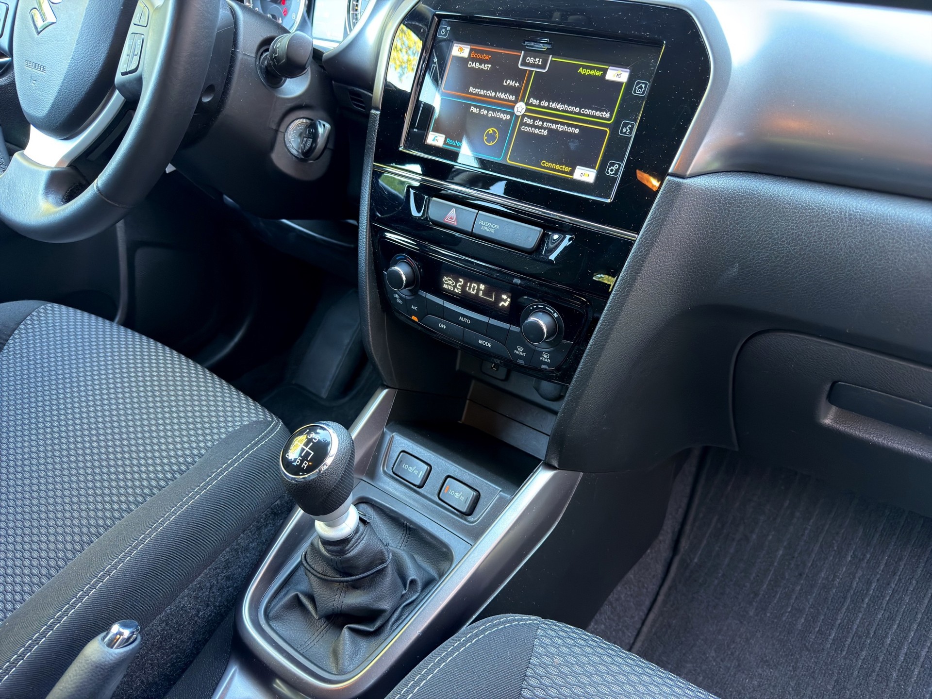 SUZUKI Vitara 1.4 Boosterjet Compact Top Hybrid-image-24