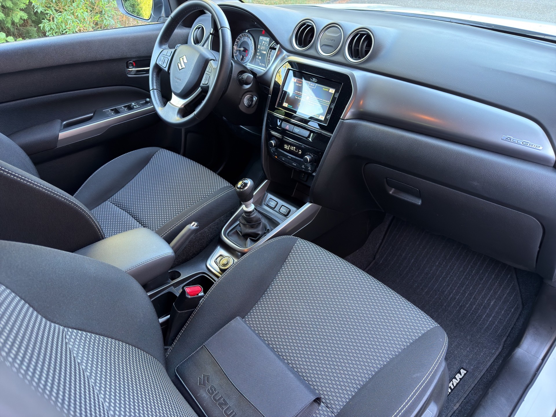 SUZUKI Vitara 1.4 Boosterjet Compact Top Hybrid-image-23