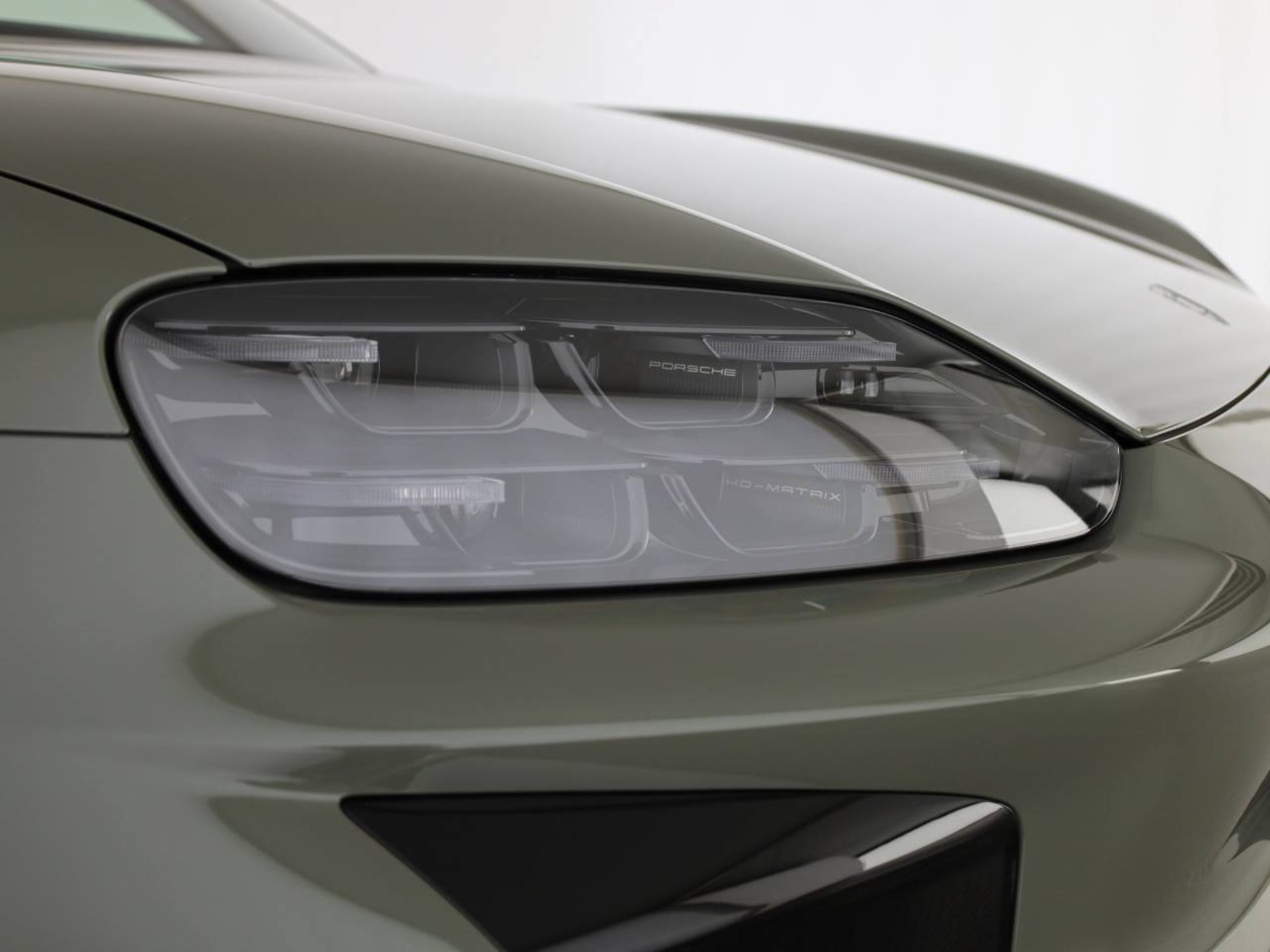 PORSCHE Cayenne Turbo Coupé Electric-image-7