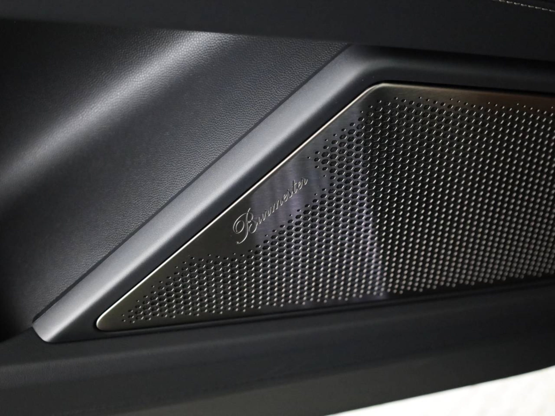 PORSCHE Cayenne Turbo Coupé Electric-image-18