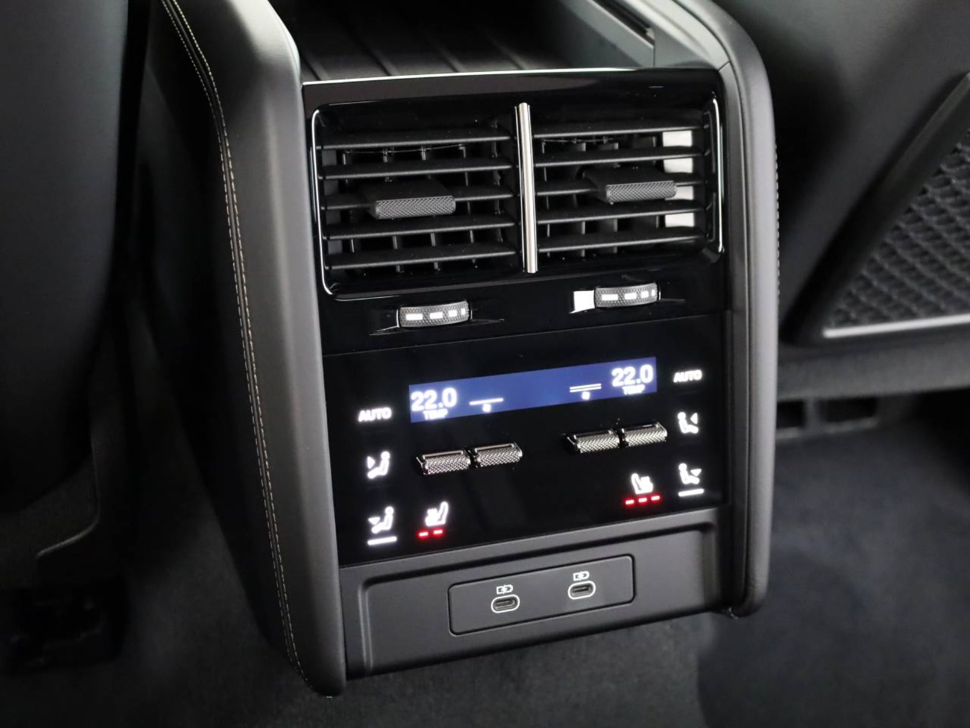 PORSCHE Cayenne Turbo Coupé Electric-image-19