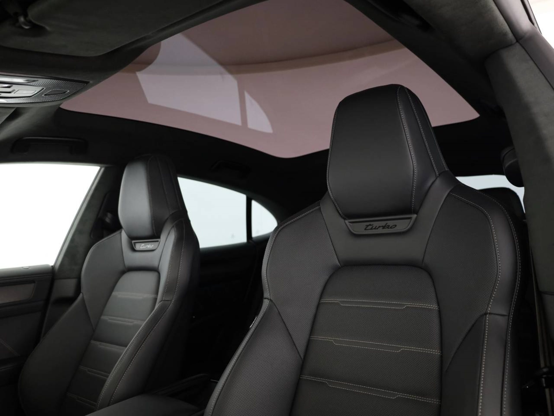 PORSCHE Cayenne Turbo Coupé Electric-image-15