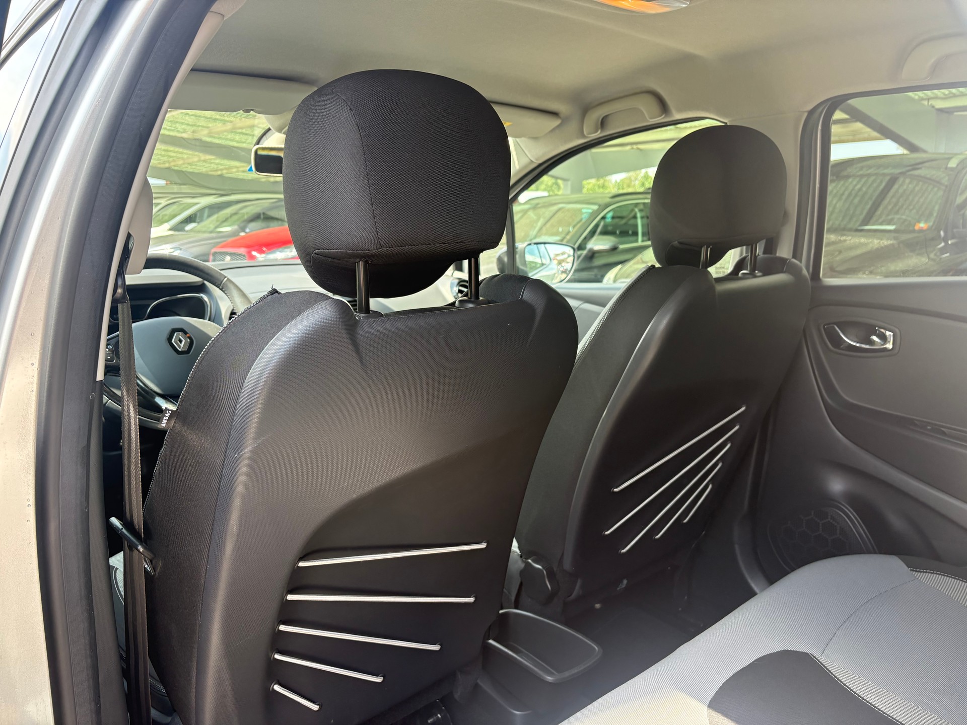 RENAULT Captur 0.9 12V Privilège-image-8