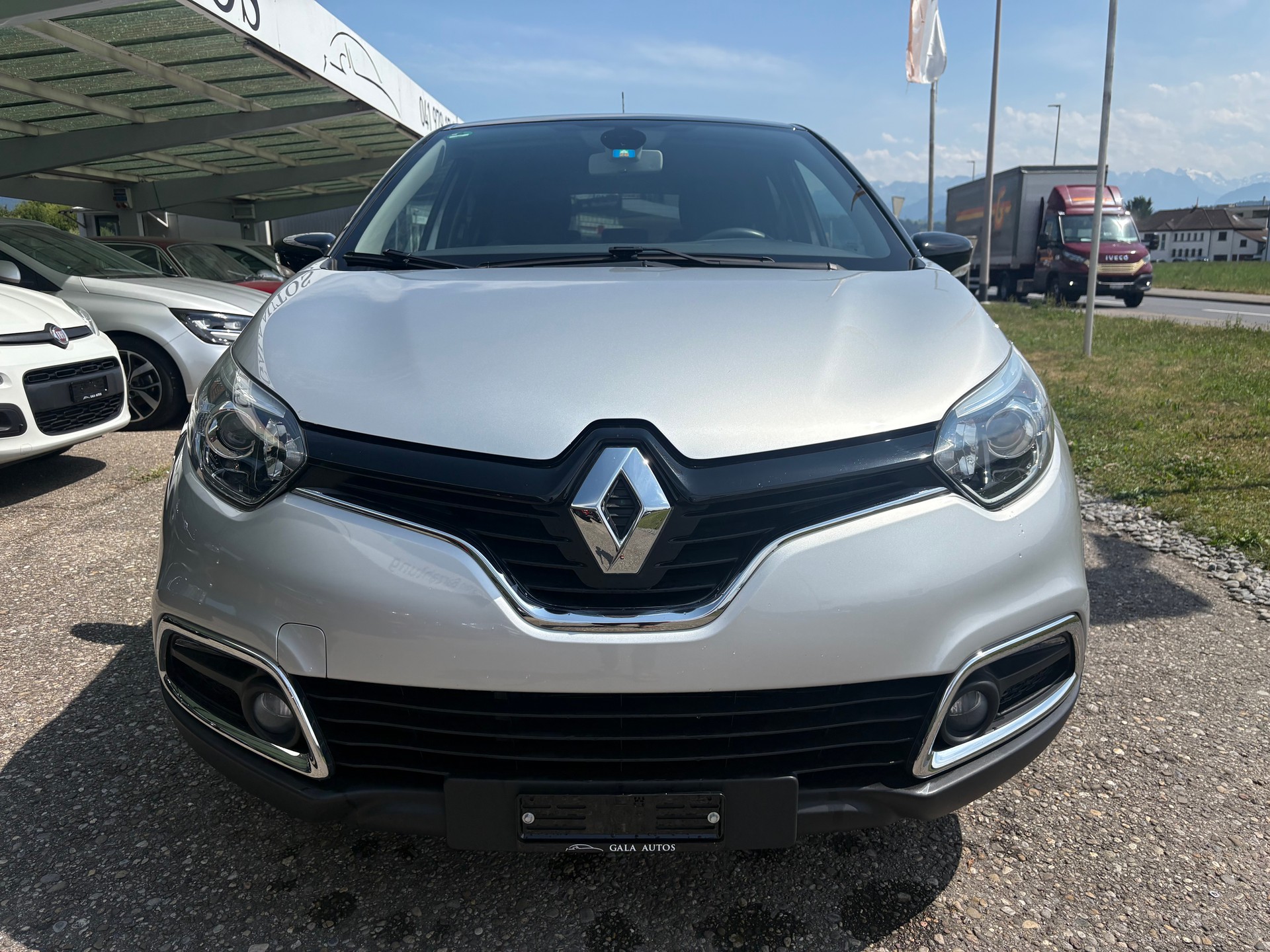 RENAULT Captur 0.9 12V Privilège-image-1