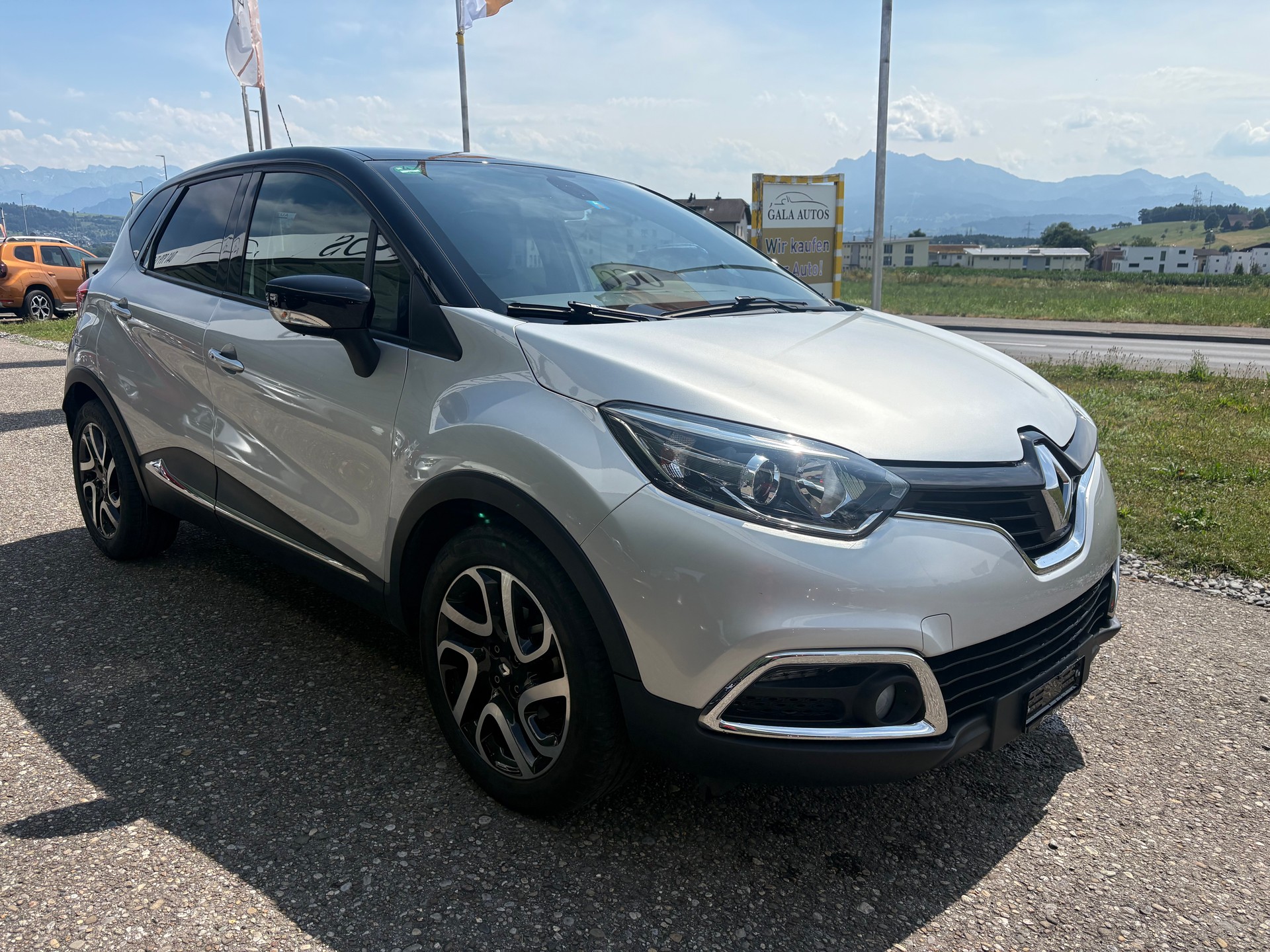 RENAULT Captur 0.9 12V Privilège-image-2