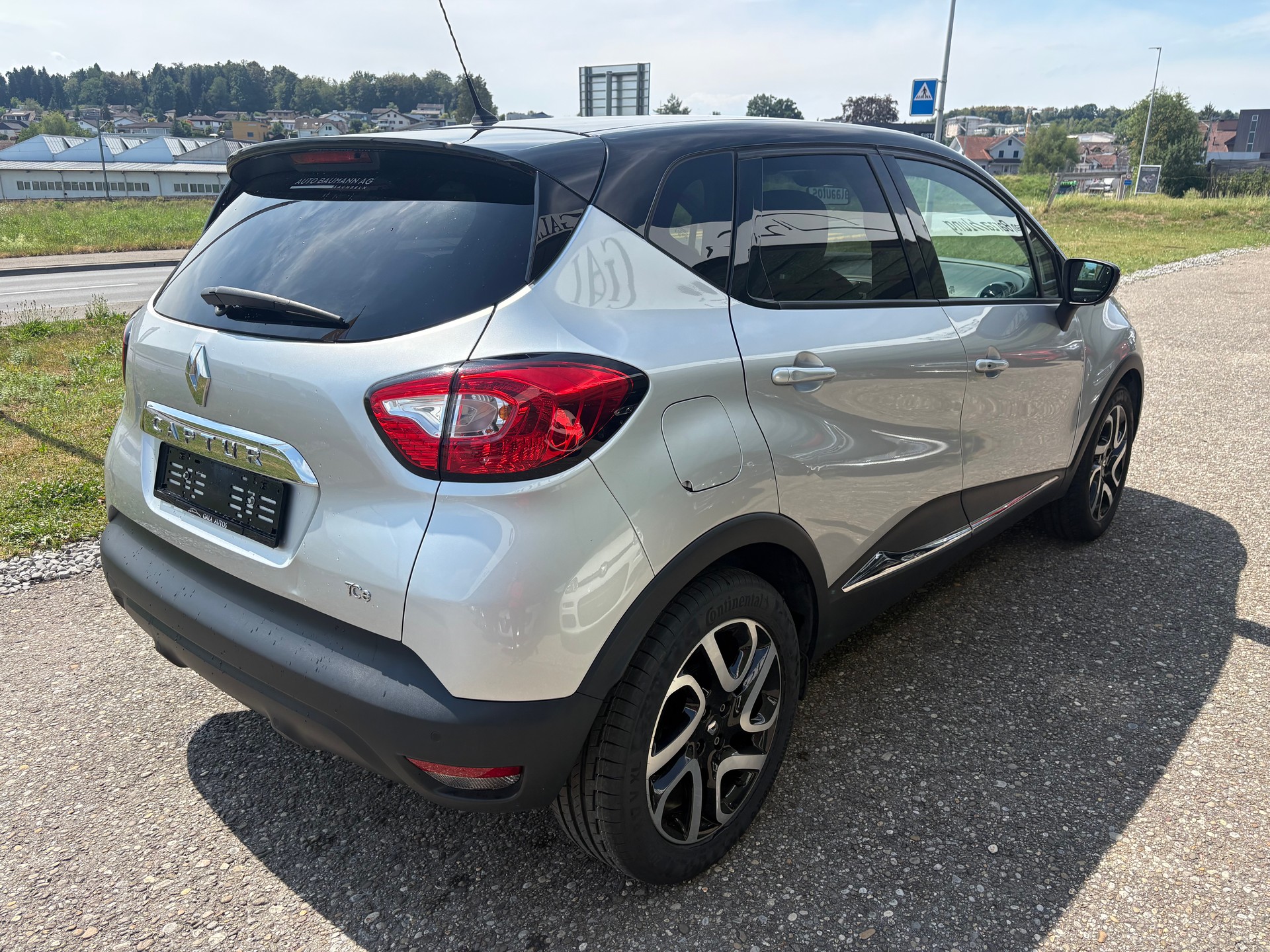 RENAULT Captur 0.9 12V Privilège-image-3