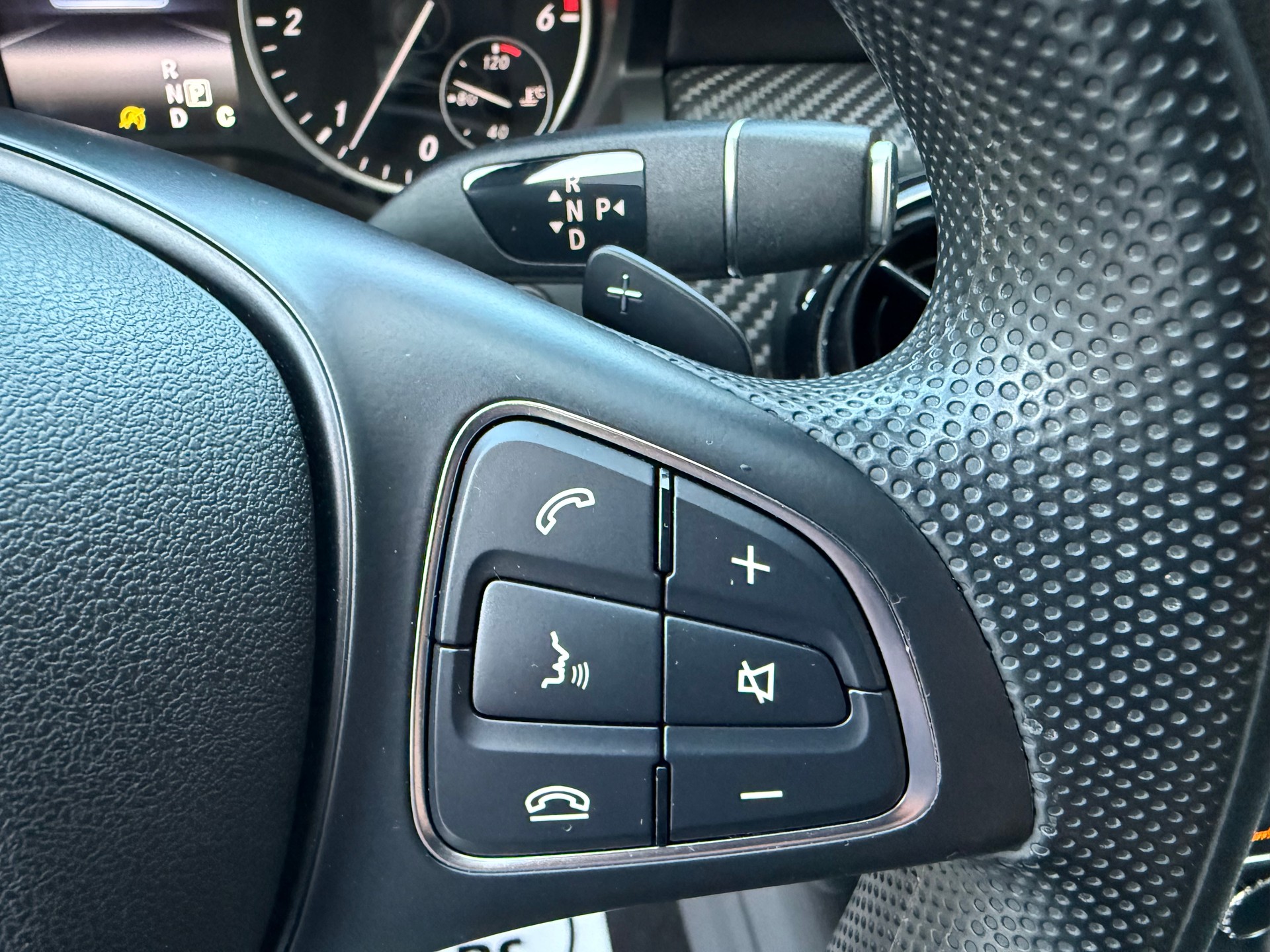 MERCEDES-BENZ GLA 200 CDI Swiss Star Edition 4Matic 7G-DCT-image-17